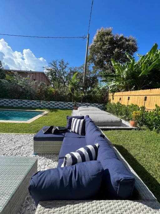 Super stylish 4 BR Home Steps from the Fun — 2