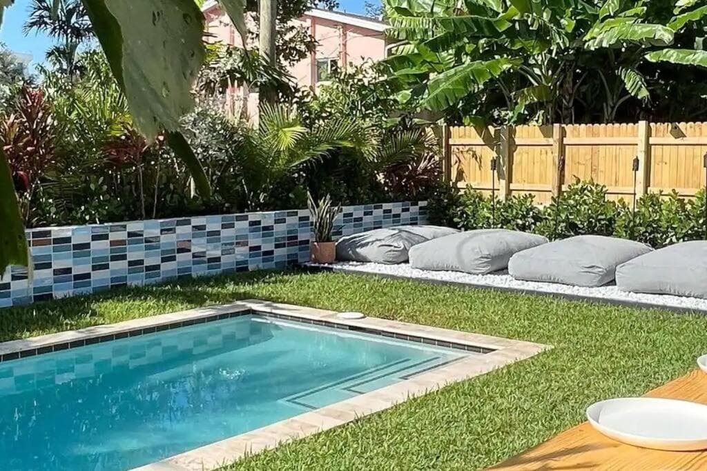 Super stylish 4 BR Home Steps from the Fun — 4
