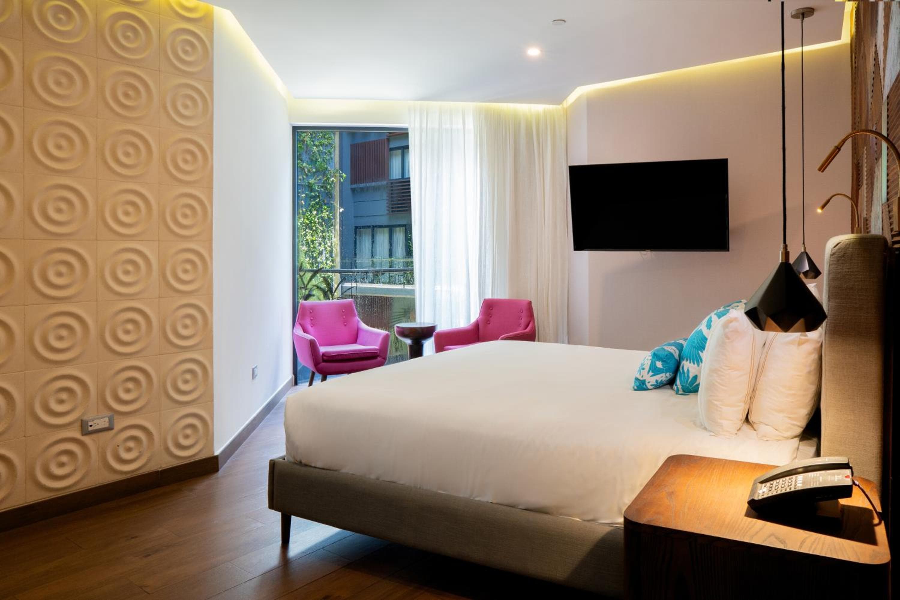The Fives Downtown Hotel & Residences, Curio Collection by Hilton — 14