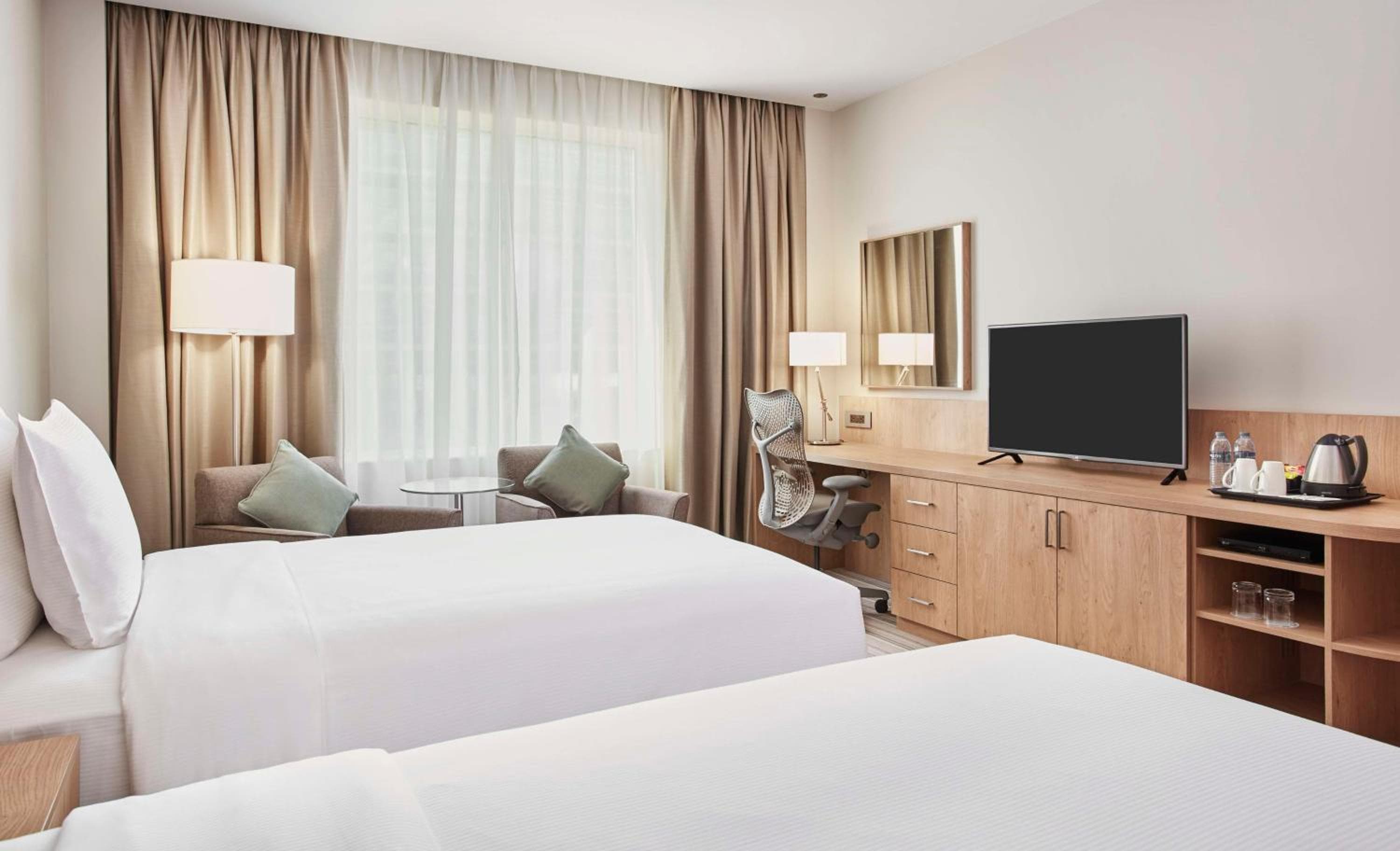 Hilton Garden Inn Dubai, Mall Avenue — 7