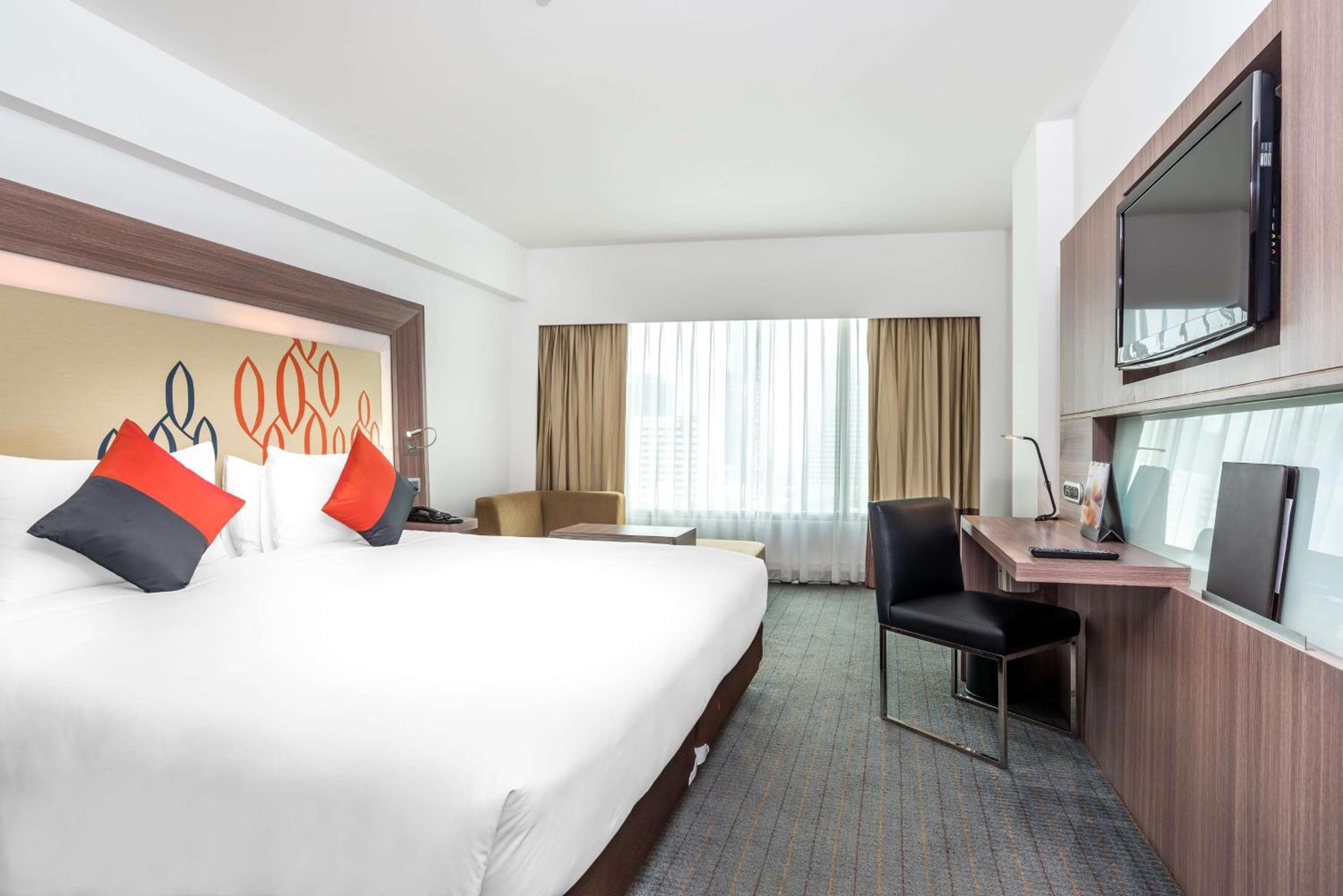 Hilton Garden Inn Bangkok Silom — 2