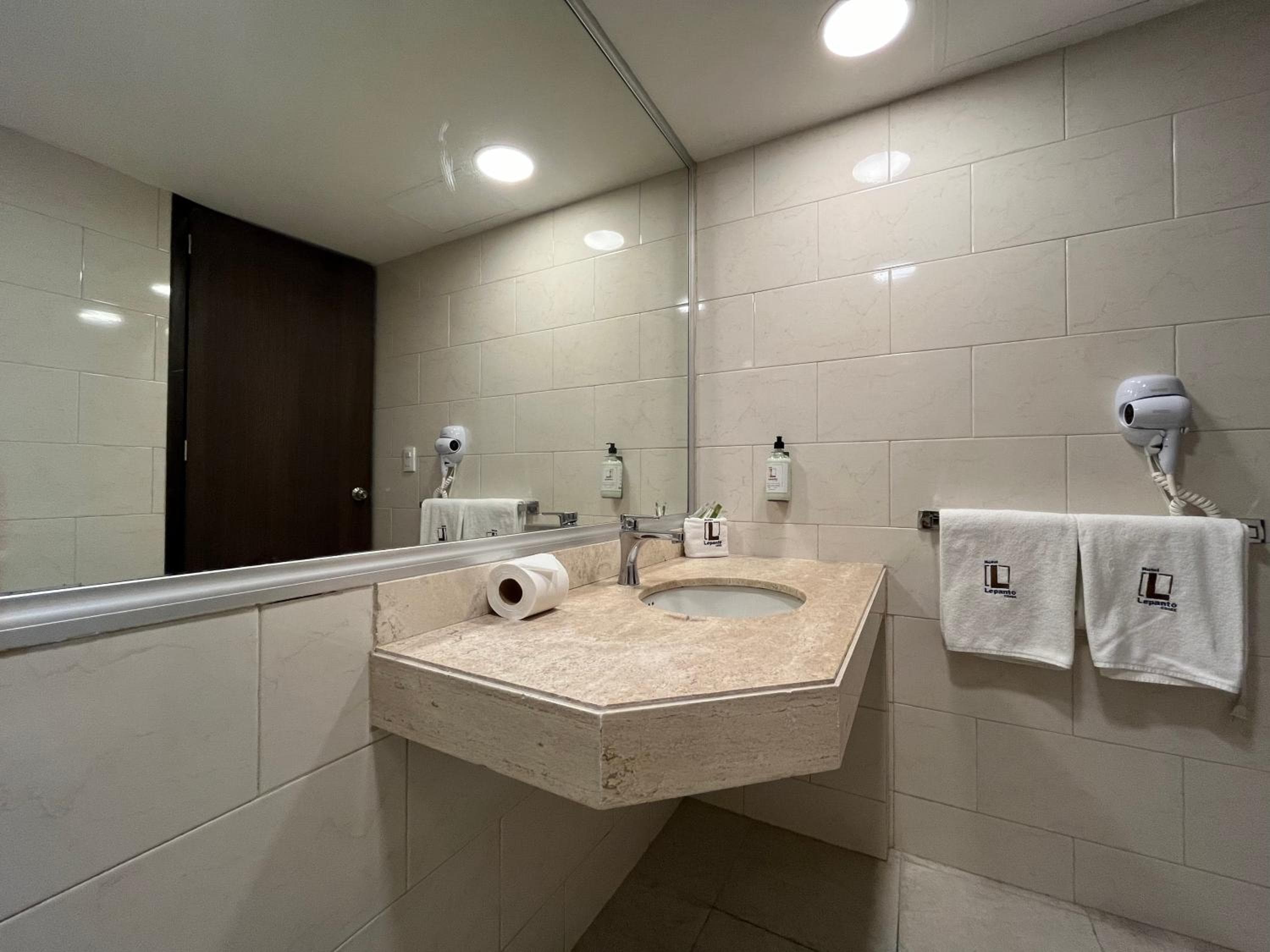 Hotel Lepanto Reforma — 18