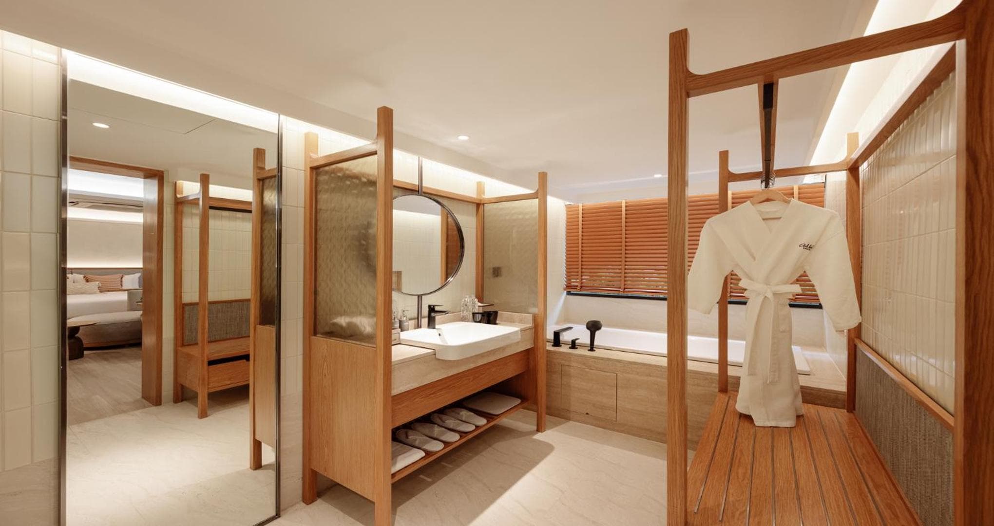 Ad Lib Hotel Bangkok — 8
