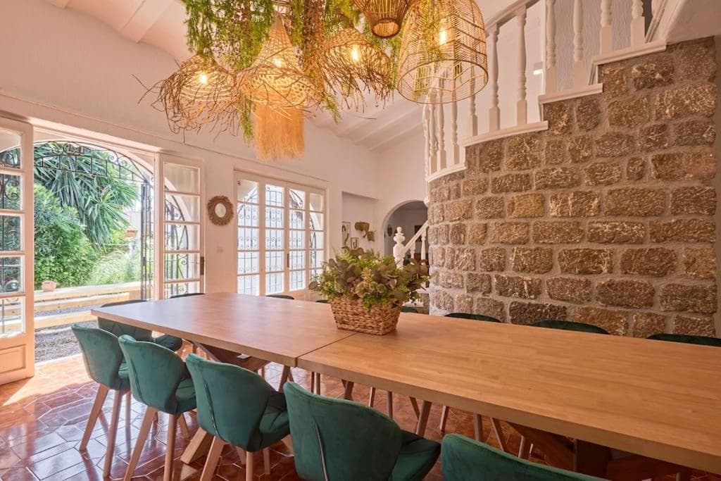 Spacious Villa- Private Pool/ 8BR/@Playa Den Bossa — 1