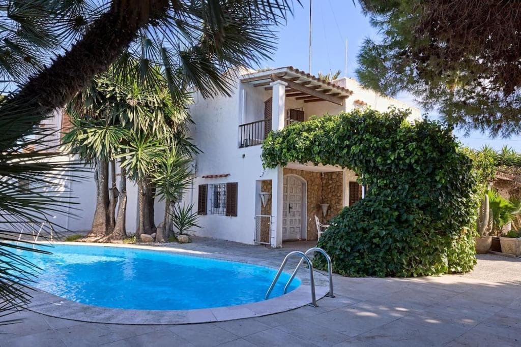 Spacious Villa- Private Pool/ 8BR/@Playa Den Bossa — 2