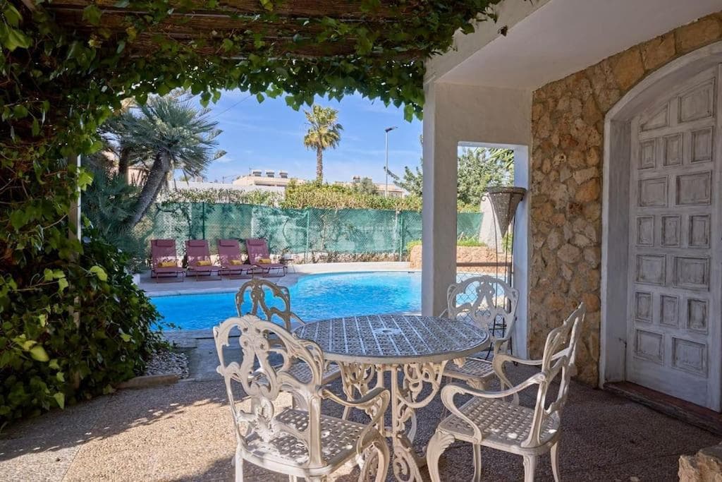 Spacious Villa- Private Pool/ 8BR/@Playa Den Bossa — 4