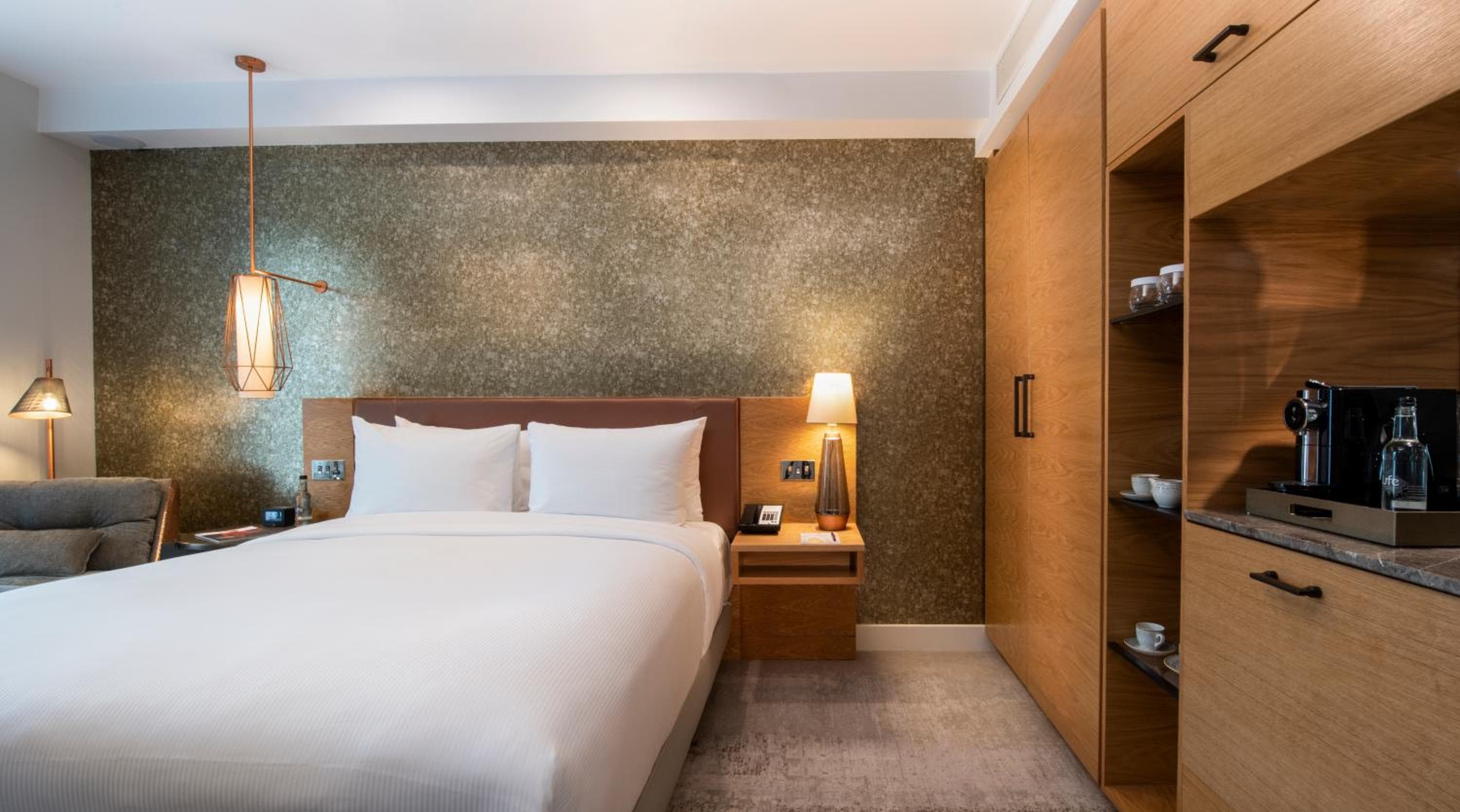 Lincoln Plaza Hotel London, Curio Collection By Hilton — 4