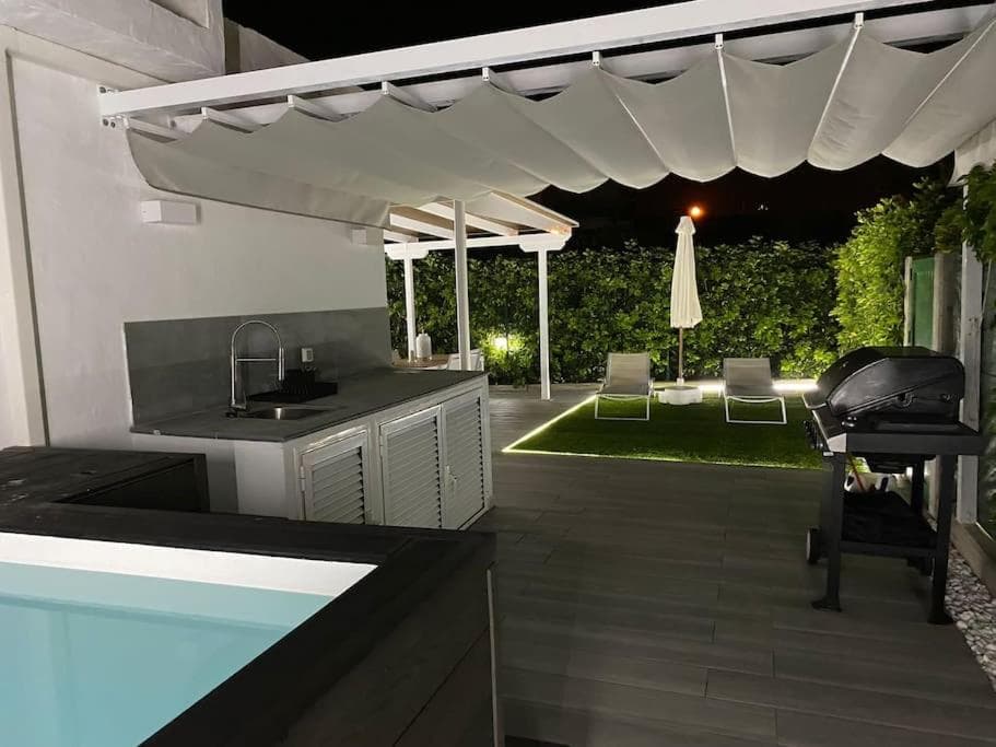 LUXURY 2 BEDROOM BUNGALOW WITH PRIVATE POOL — 1