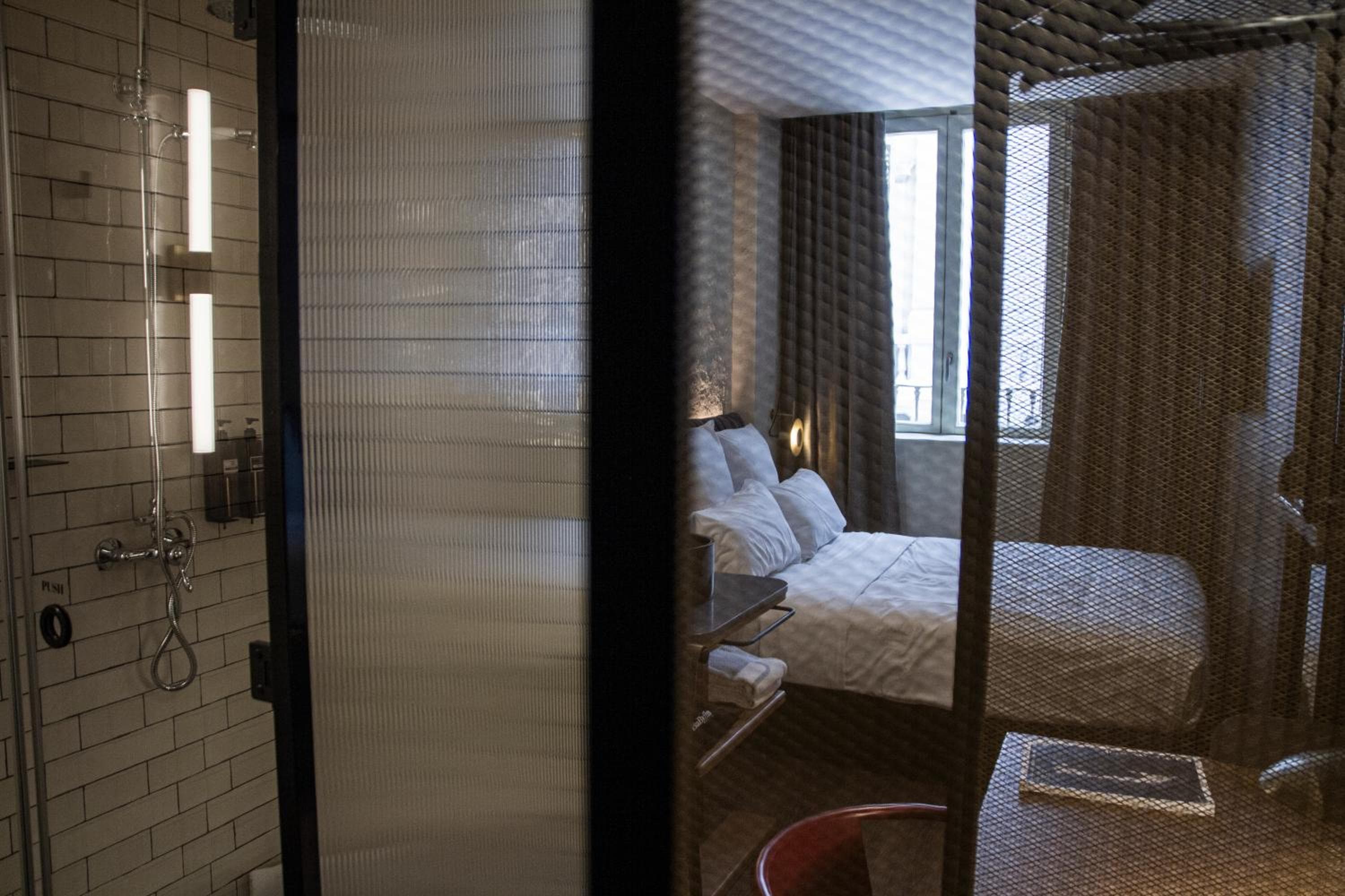 Letoh Letoh Sevilla — 13