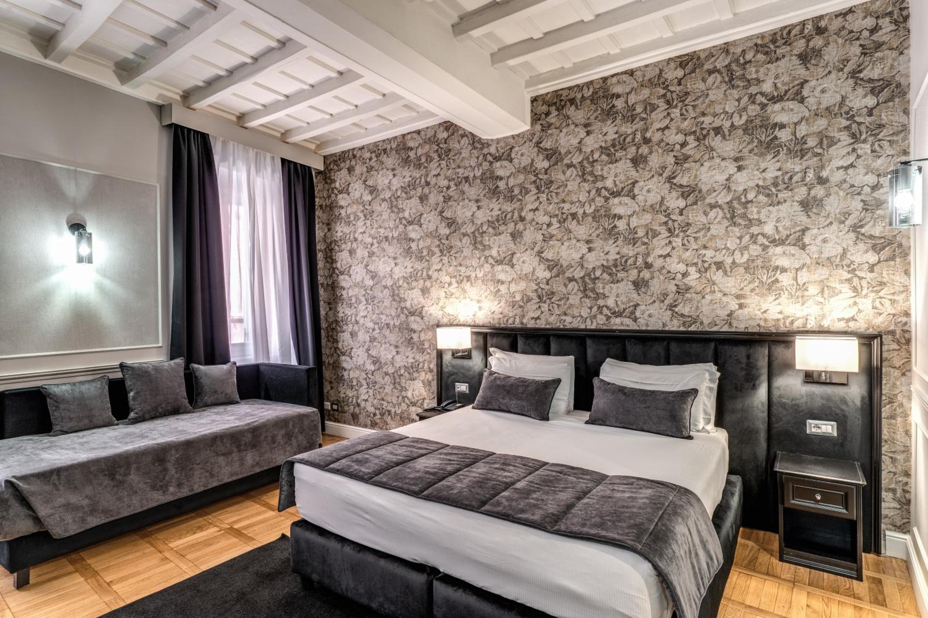 Relais Fontana Di Trevi Hotel — 6