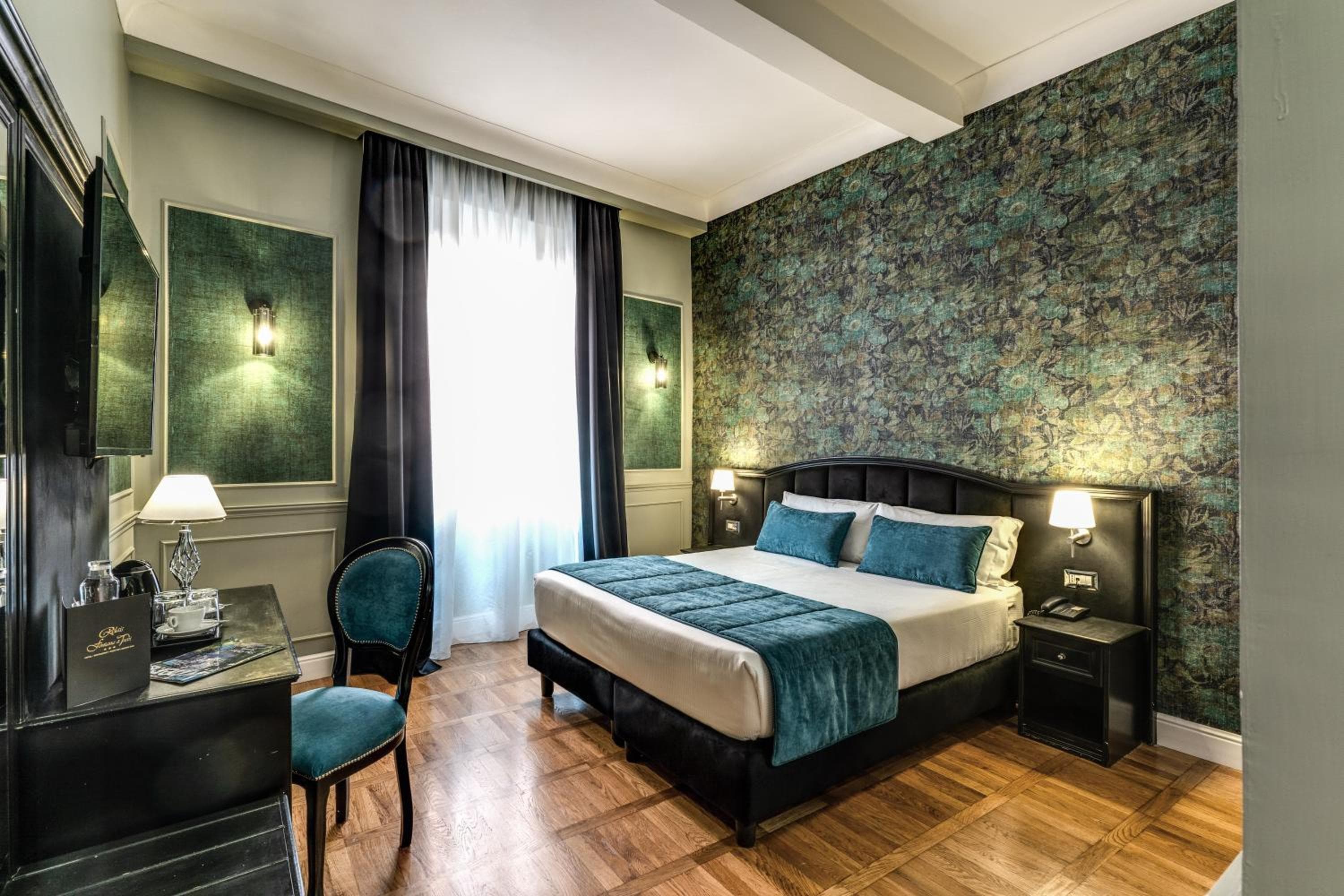 Relais Fontana Di Trevi Hotel — 9