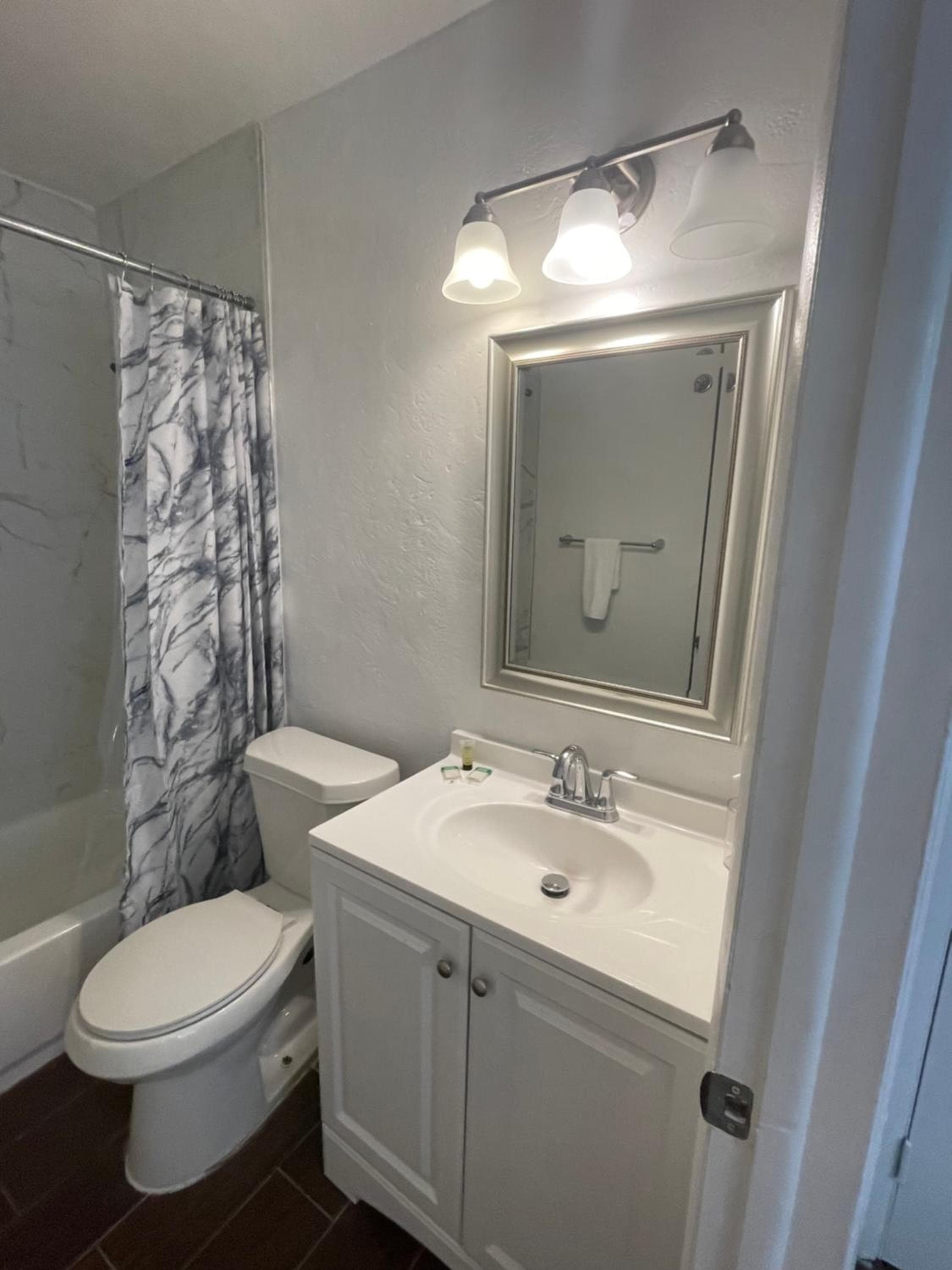 City First Story Apartments & Cottage — 30