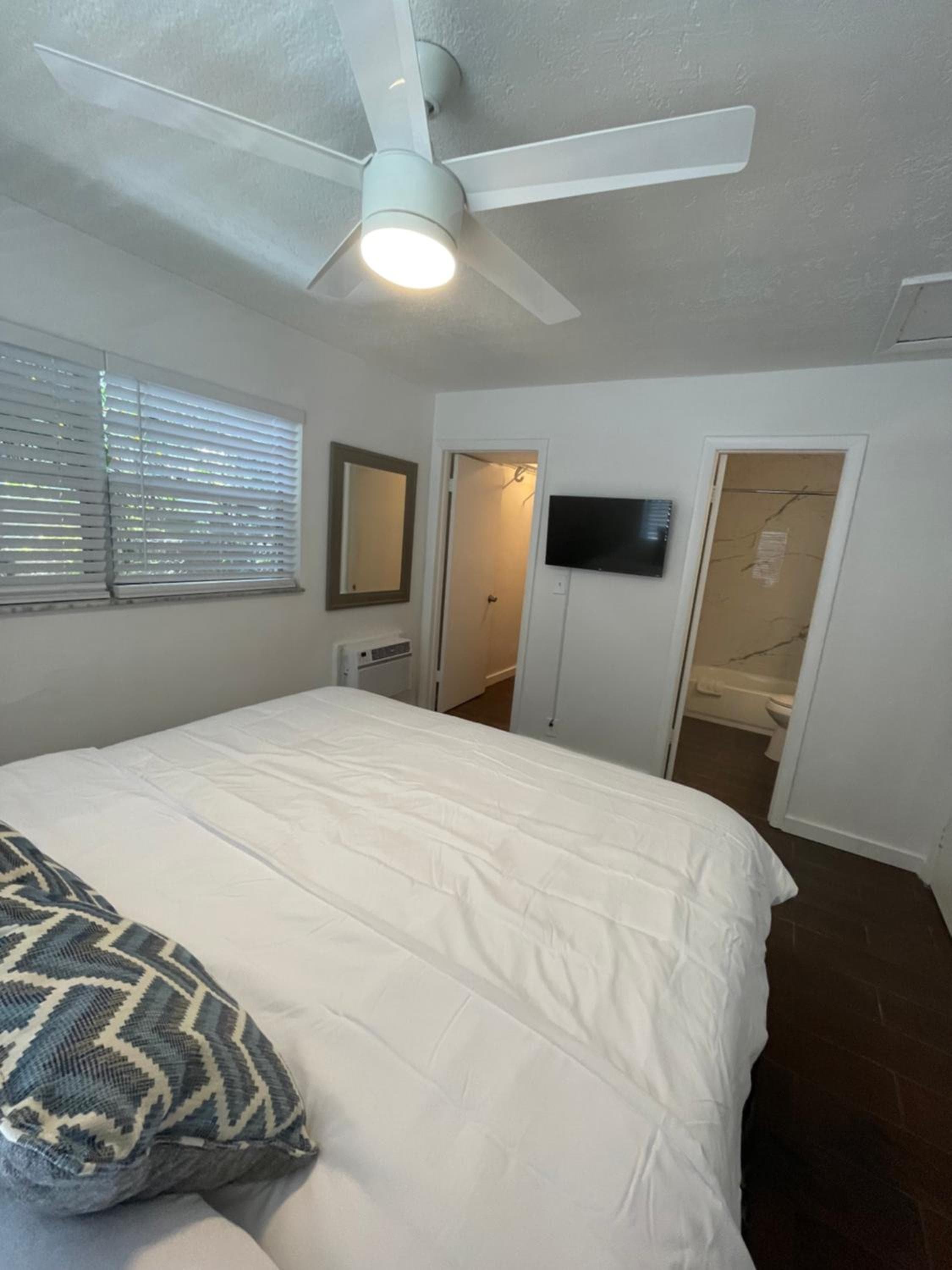 Three Bedroom Cottage in Ft Lauderdale — 28
