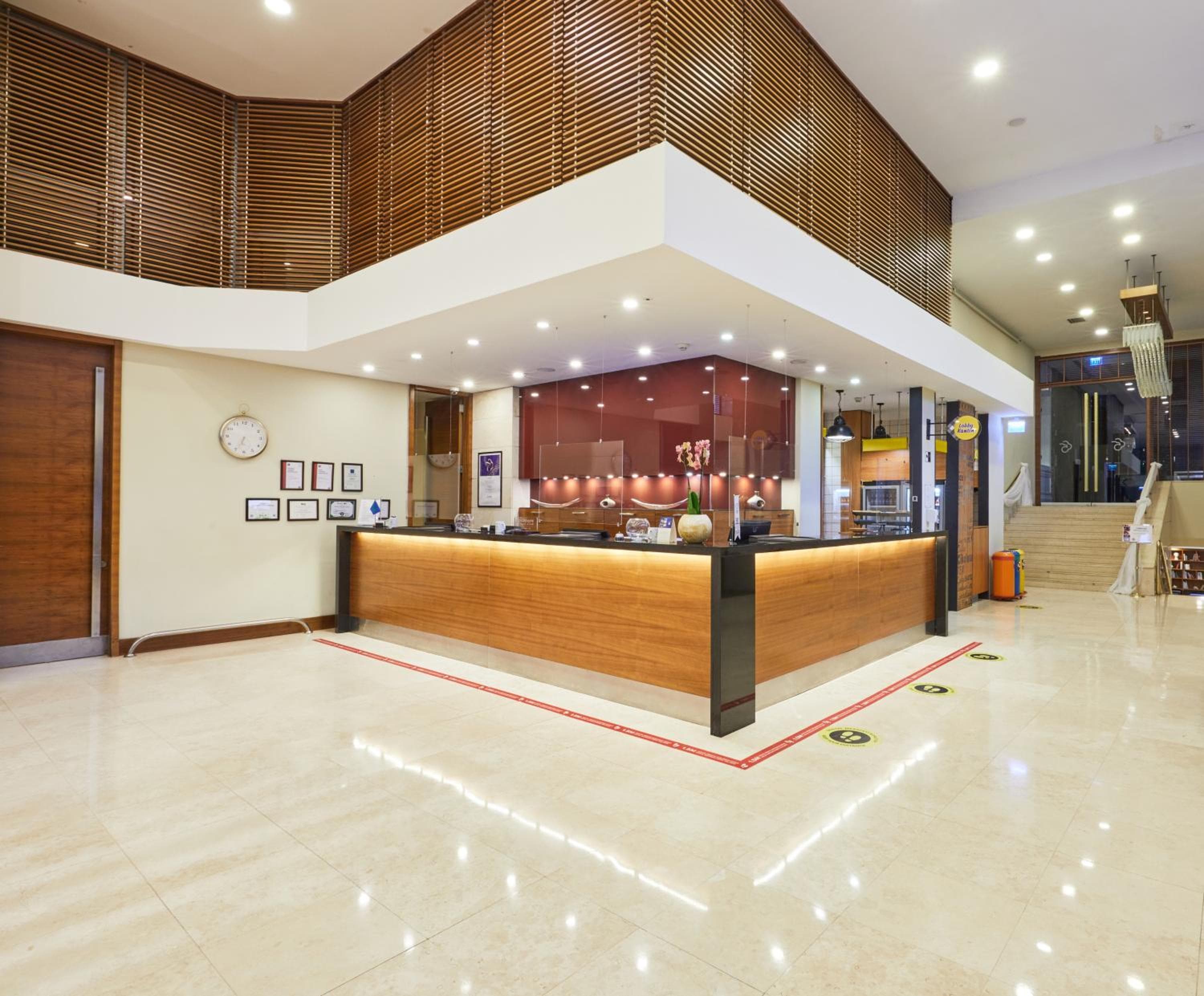 Dedeman Estambul — 6