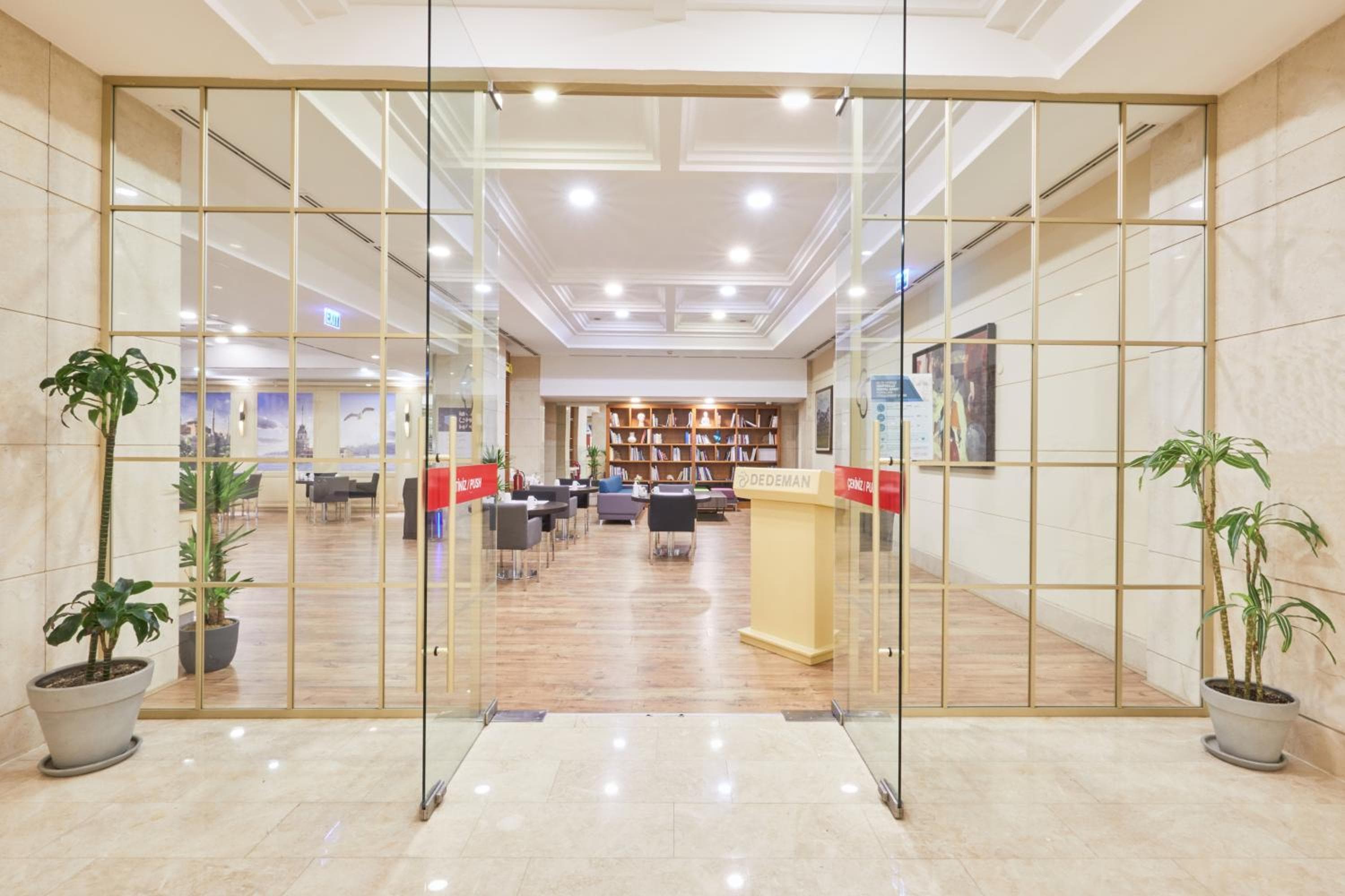 Dedeman Estambul — 16