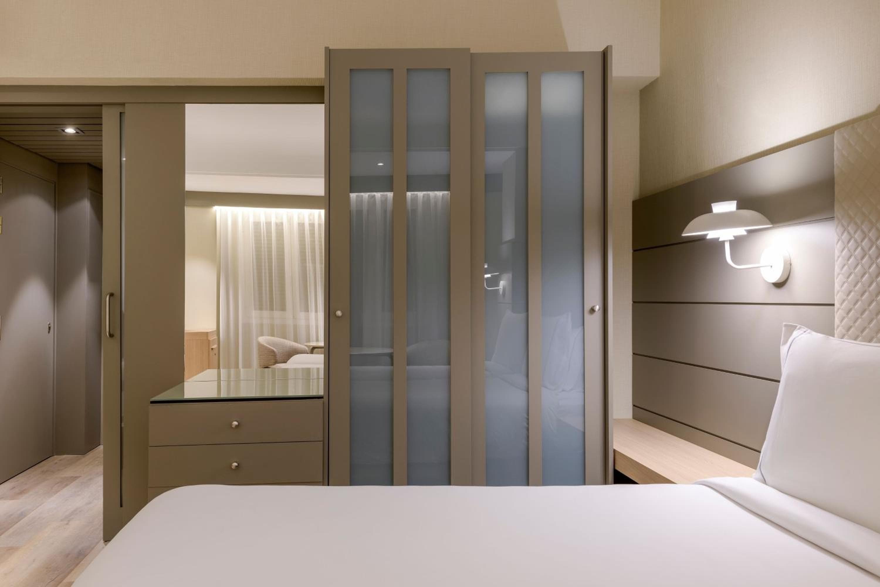 AC Hotel Carlton Madrid by Marriott — 4