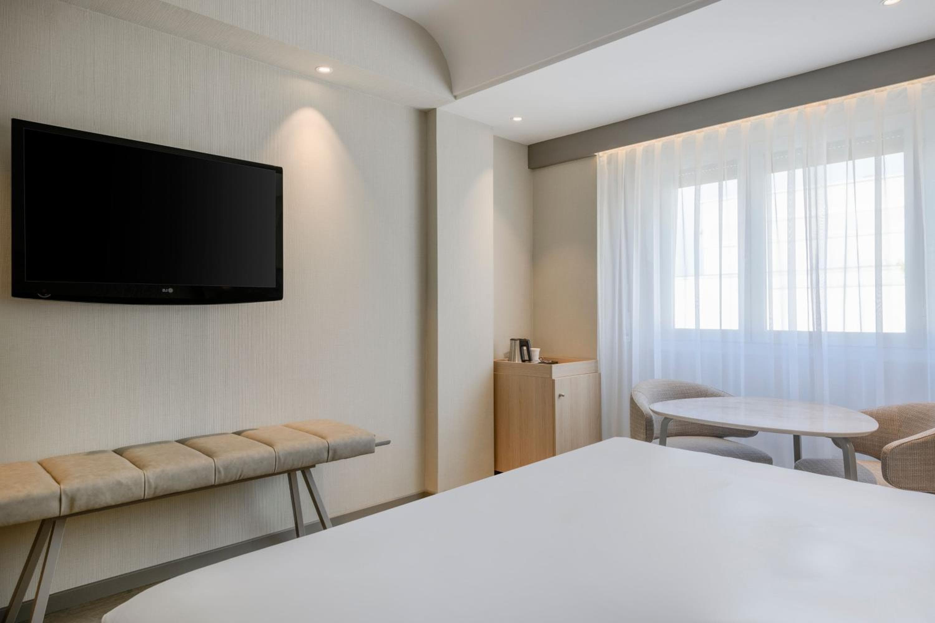 AC Hotel Carlton Madrid by Marriott — 9