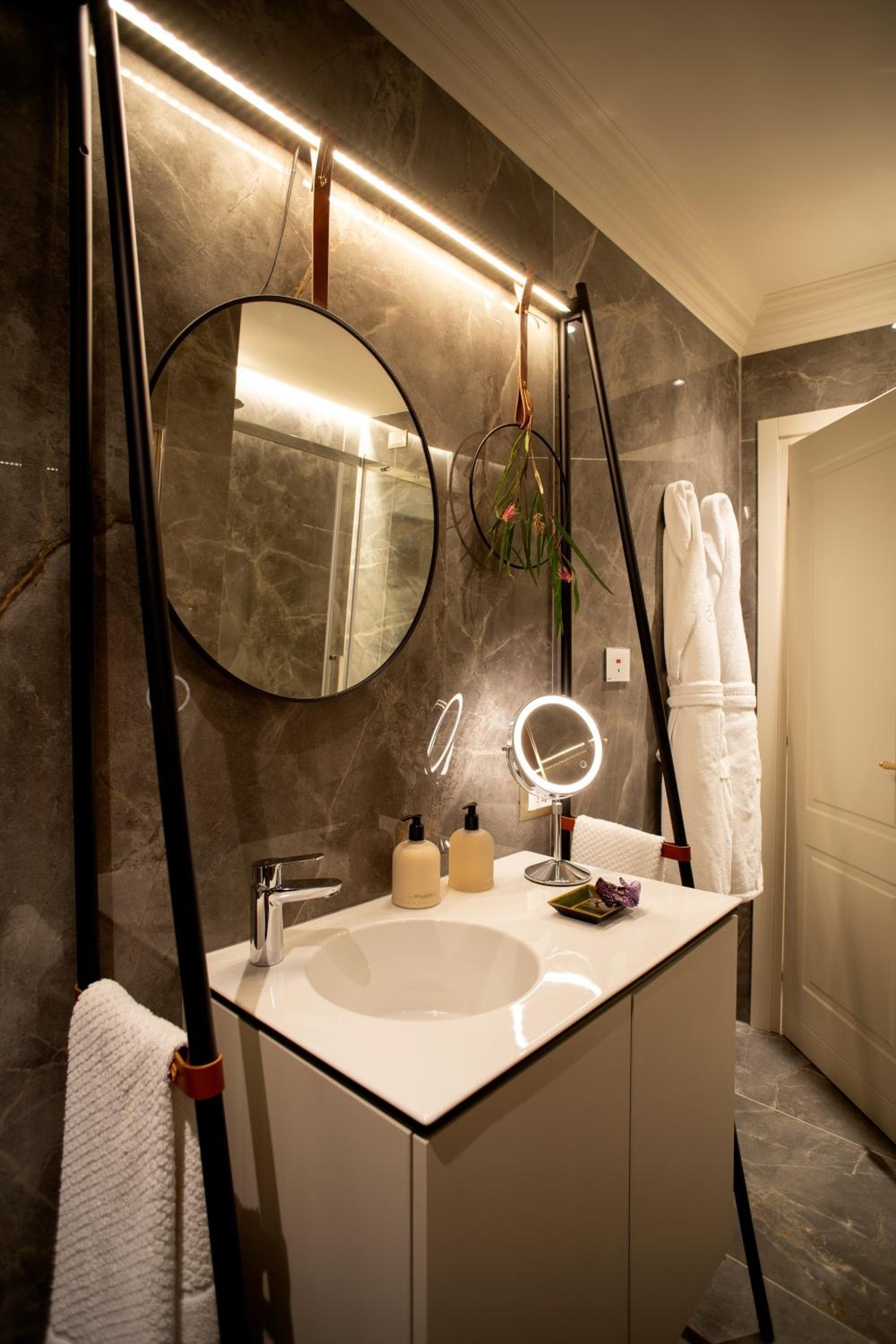 Elizabeth Unique Hotel | a Member of Design Hotels™ — 28