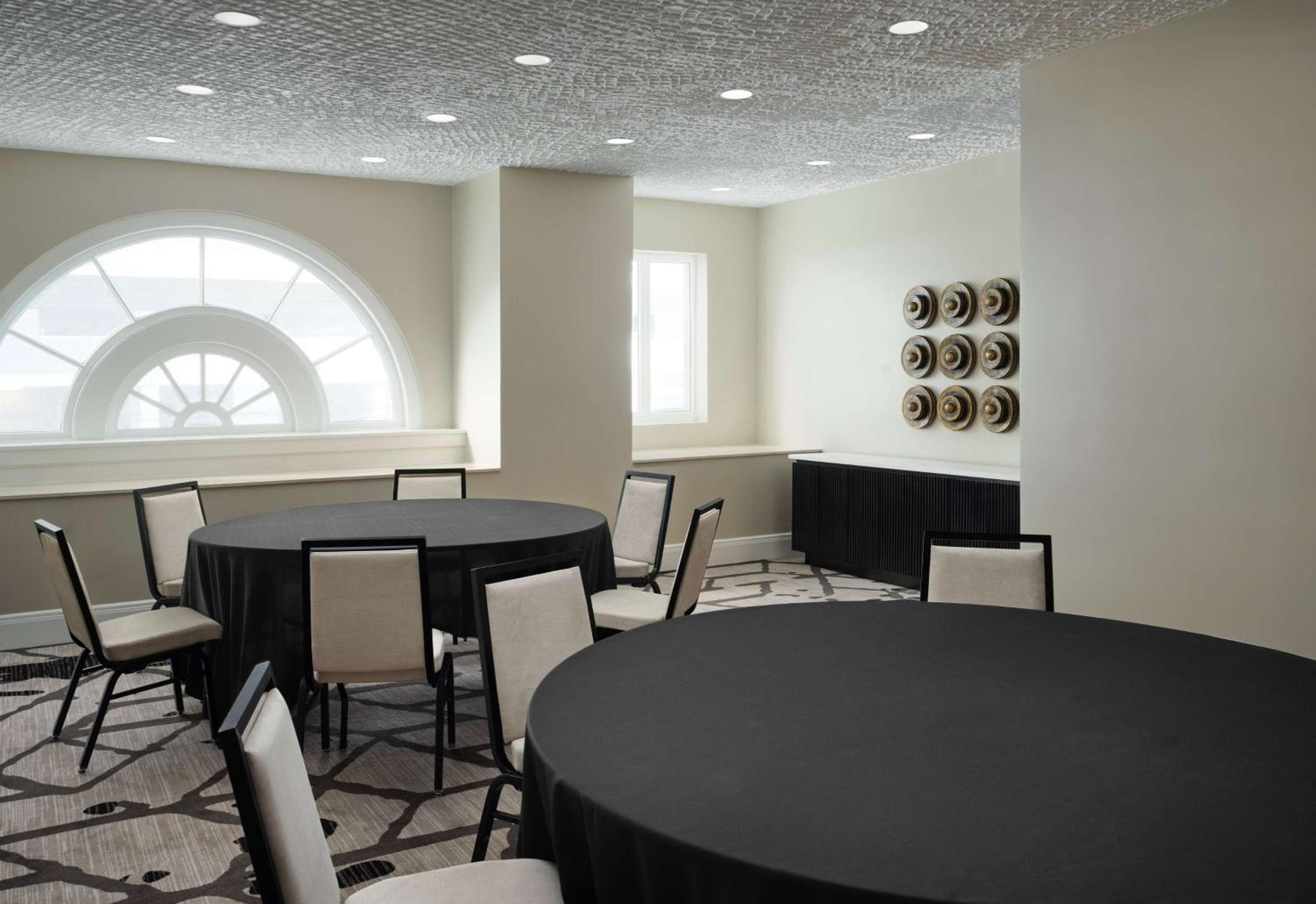 Hotel Flor Tampa Downtown, Tapestry Collection By Hilton — 11