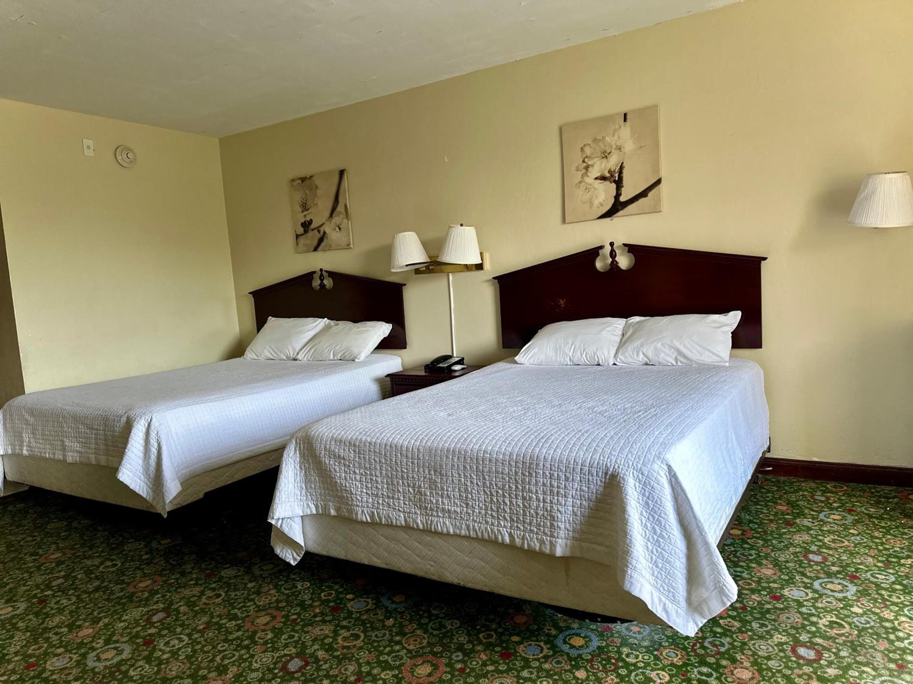 Hotel Chateaubleau — 23
