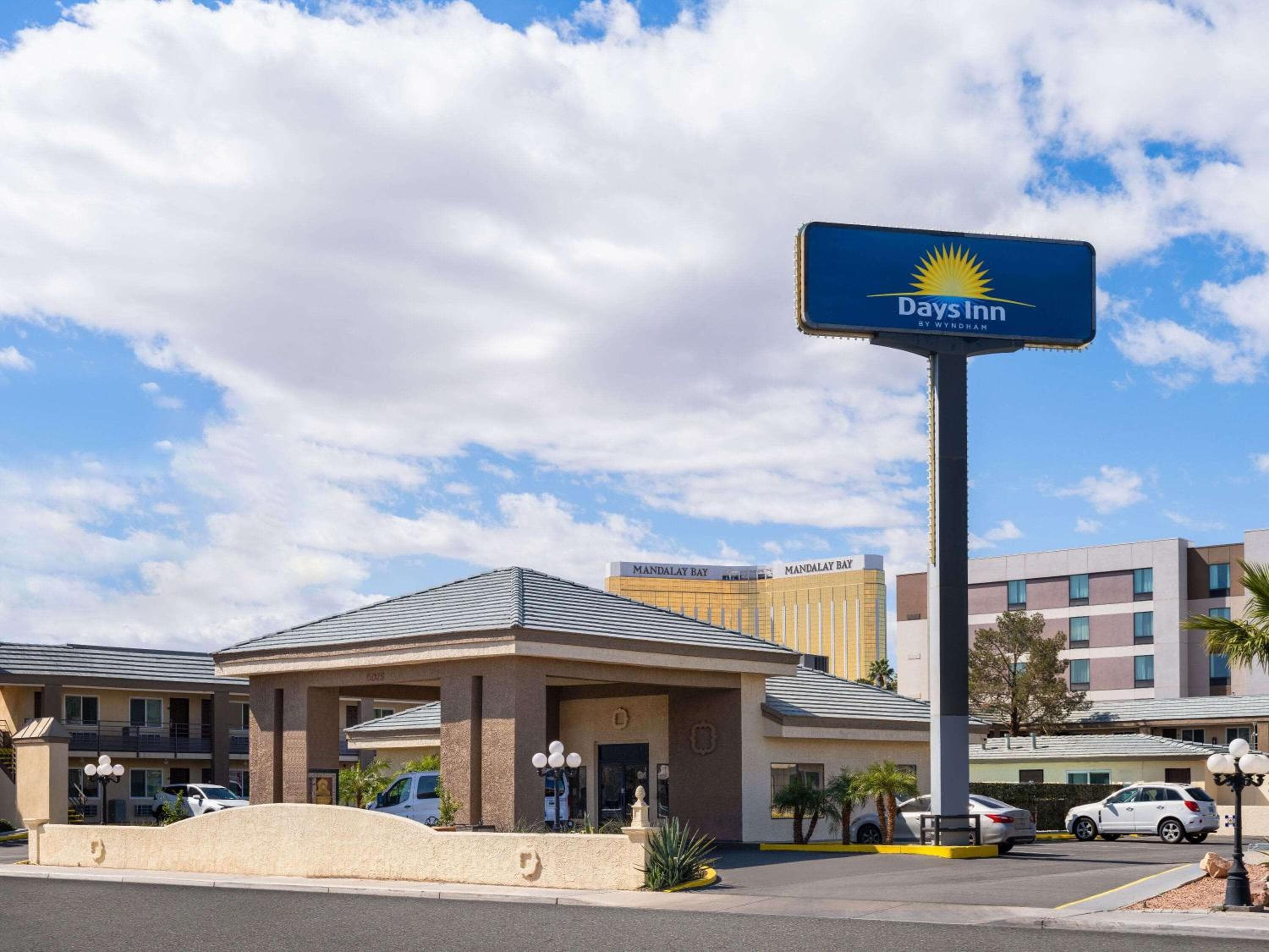 Days Inn by Wyndham Las Vegas Airport vicino alla Strip — 1