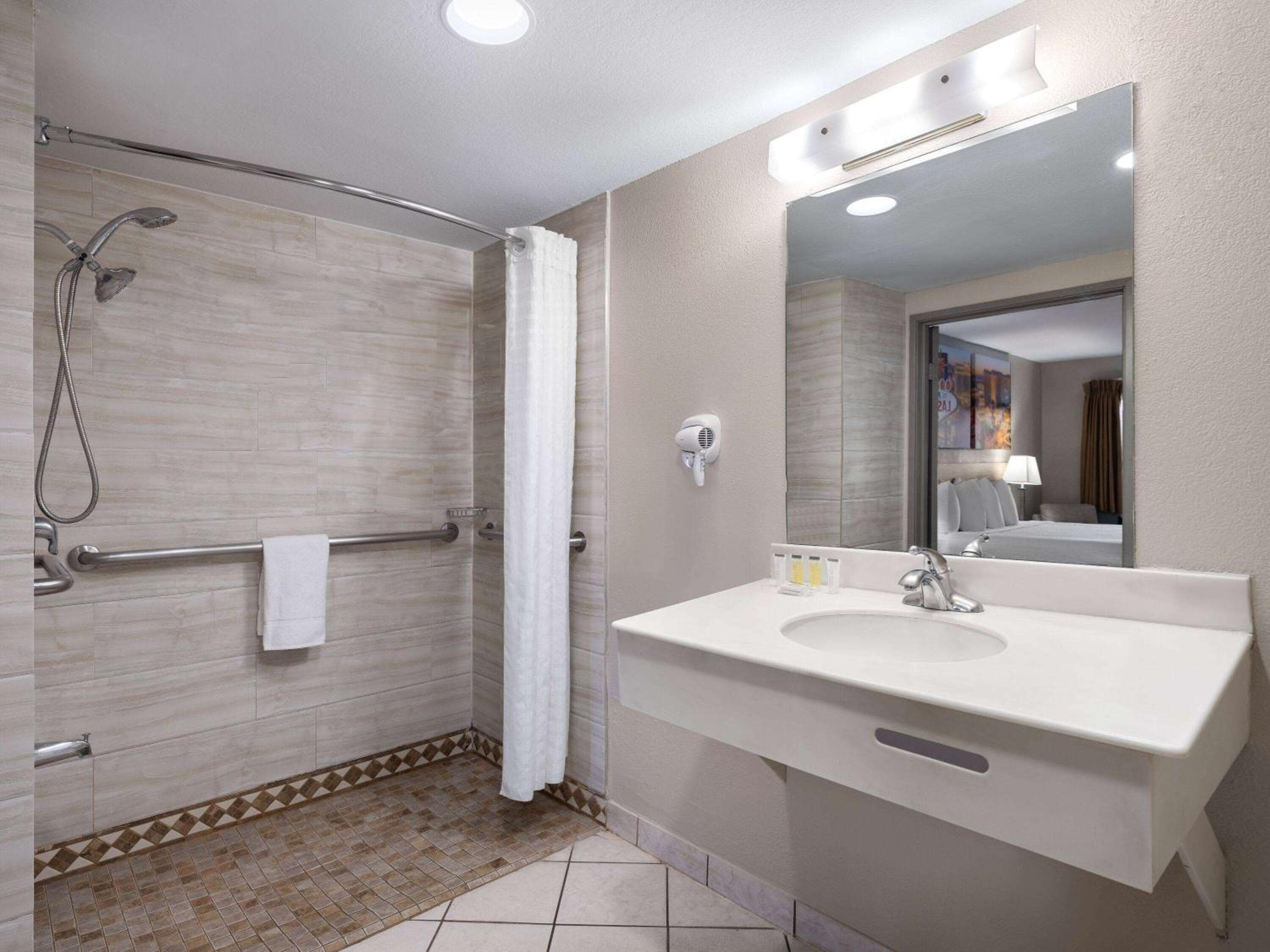 Days Inn by Wyndham Las Vegas Airport vicino alla Strip — 2