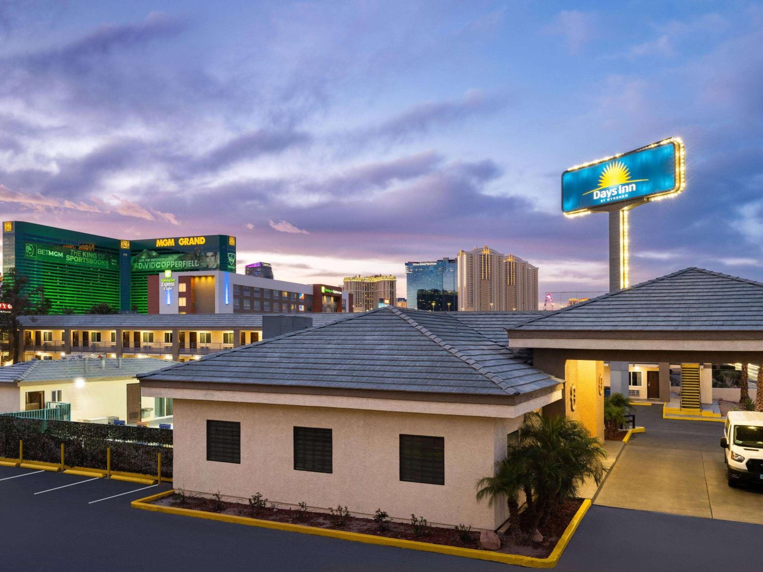 Days Inn by Wyndham Las Vegas Airport vicino alla Strip — 3