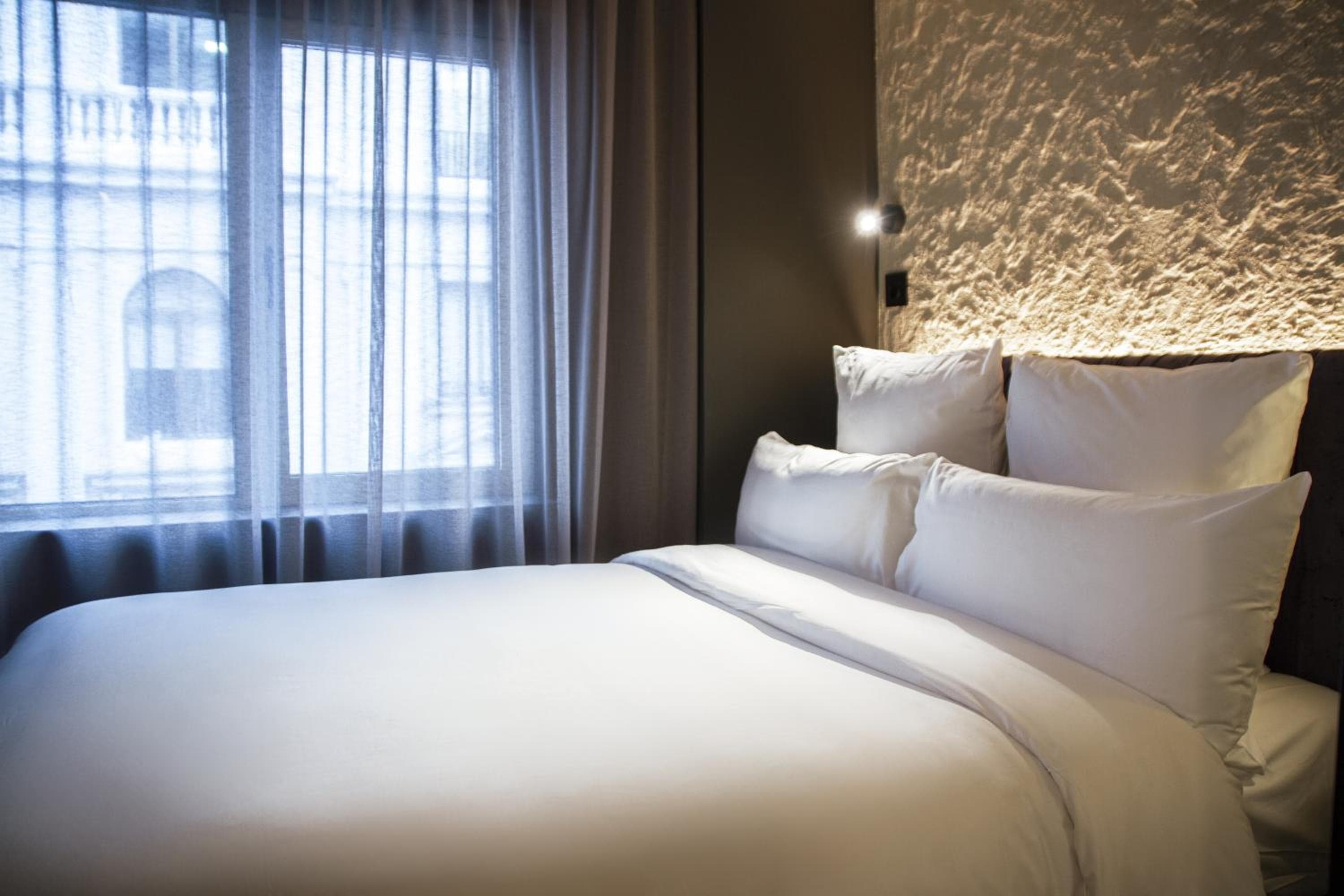 Letoh Letoh Sevilla — 11
