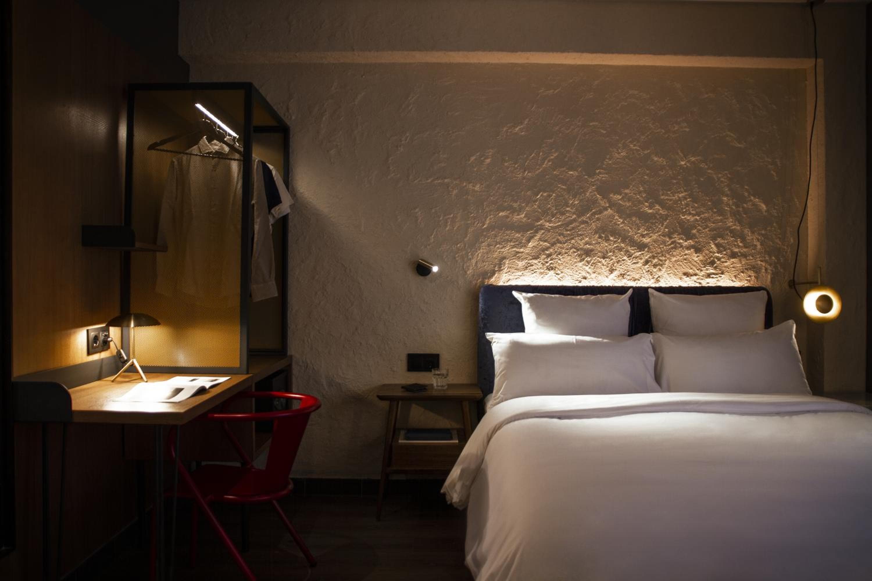Letoh Letoh Sevilla — 3