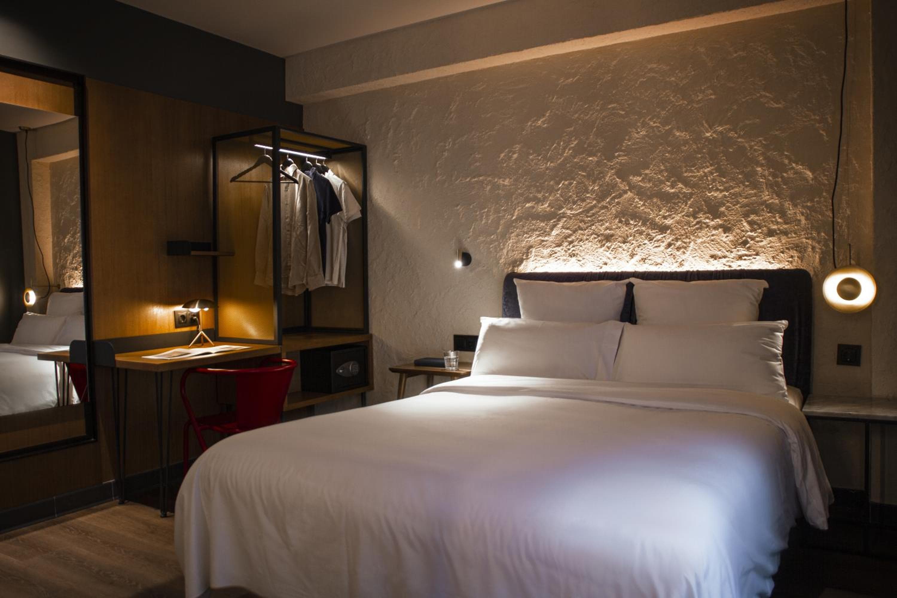 Letoh Letoh Sevilla — 22