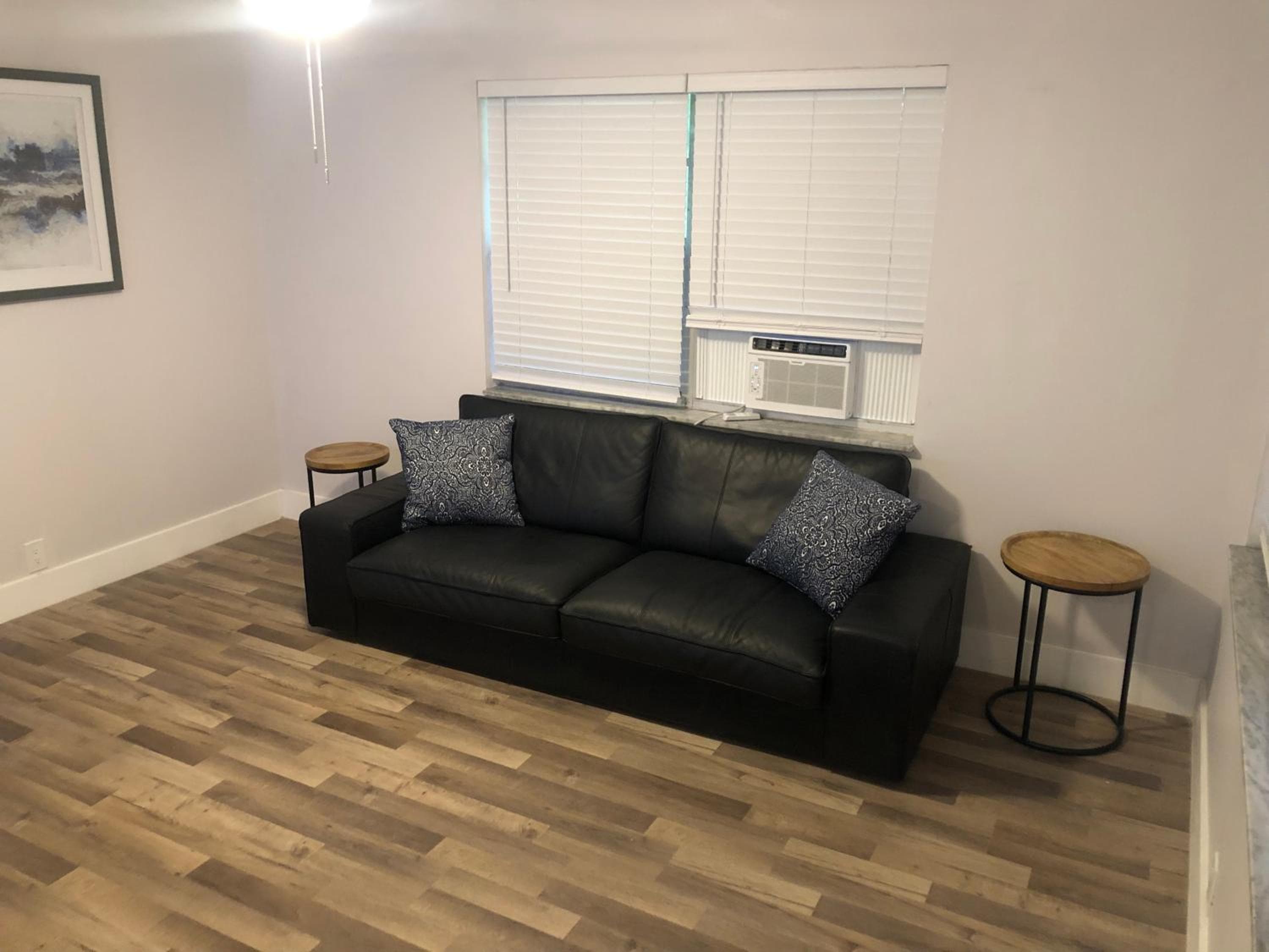 City First Story Apartments & Cottage — 16