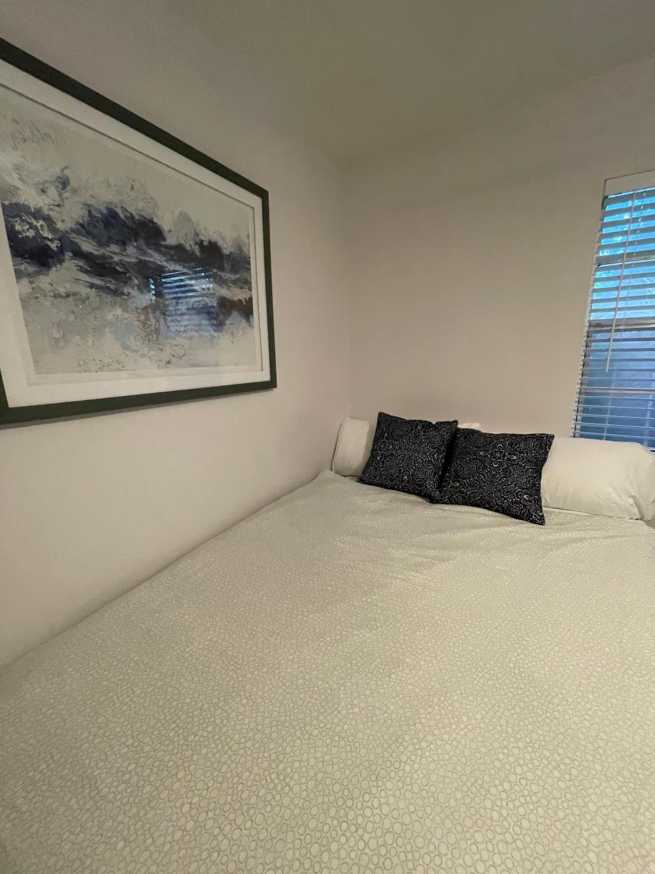 City First Story Apartments & Cottage — 6