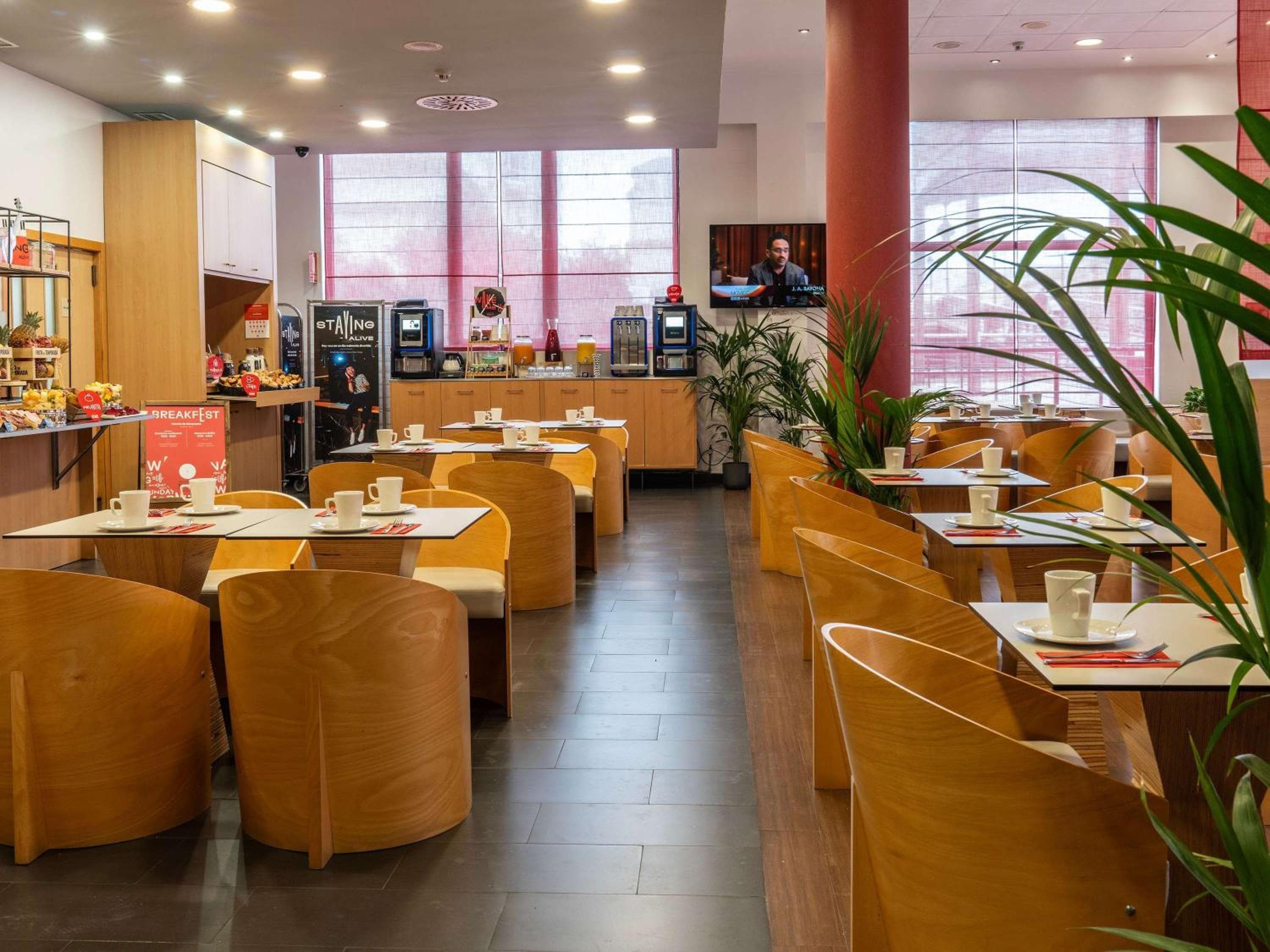 Ibis Malaga Centro Ciudad — 21