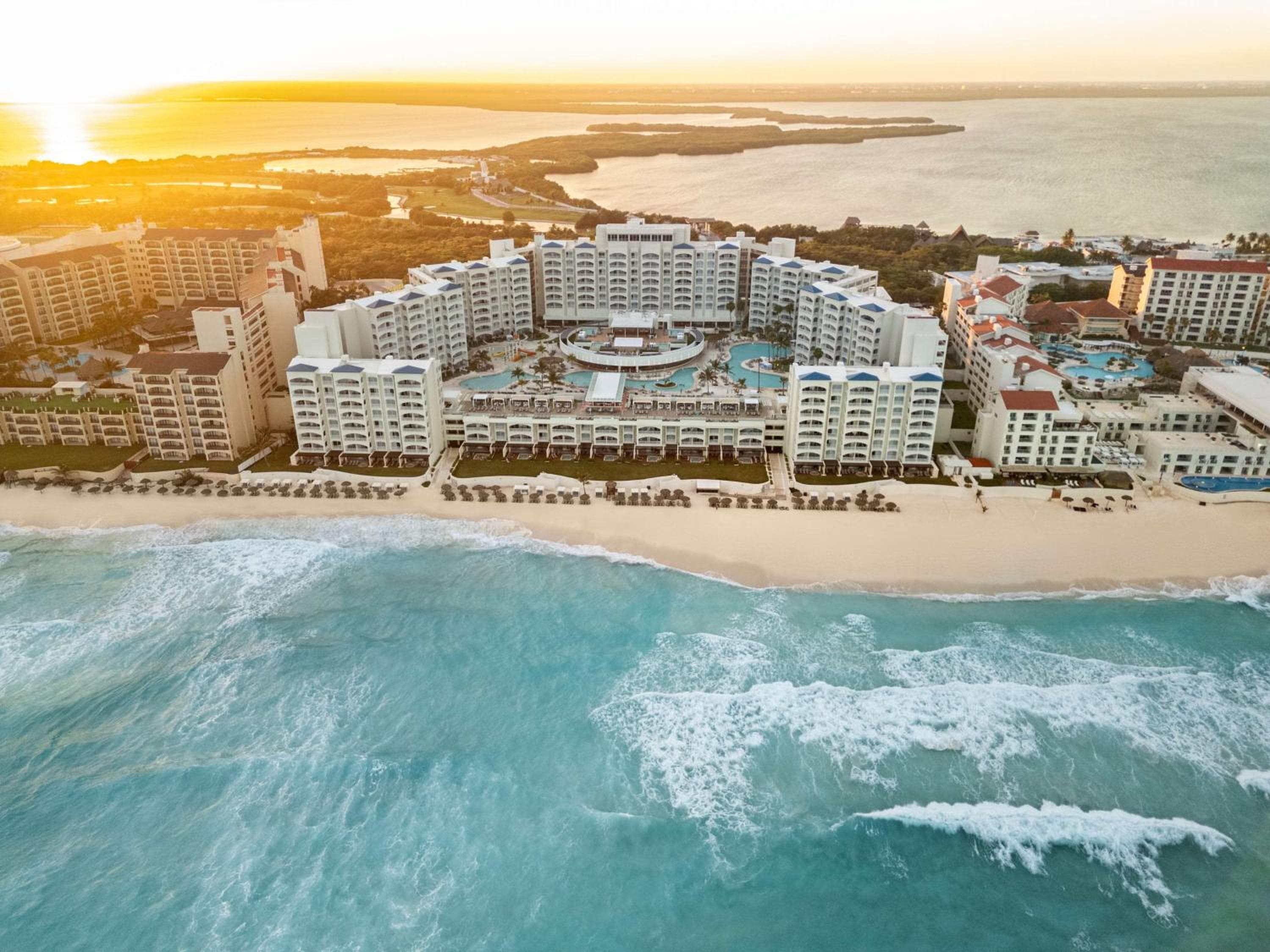 Resort all-inclusive Hilton Cancun Mar Caribe — 7