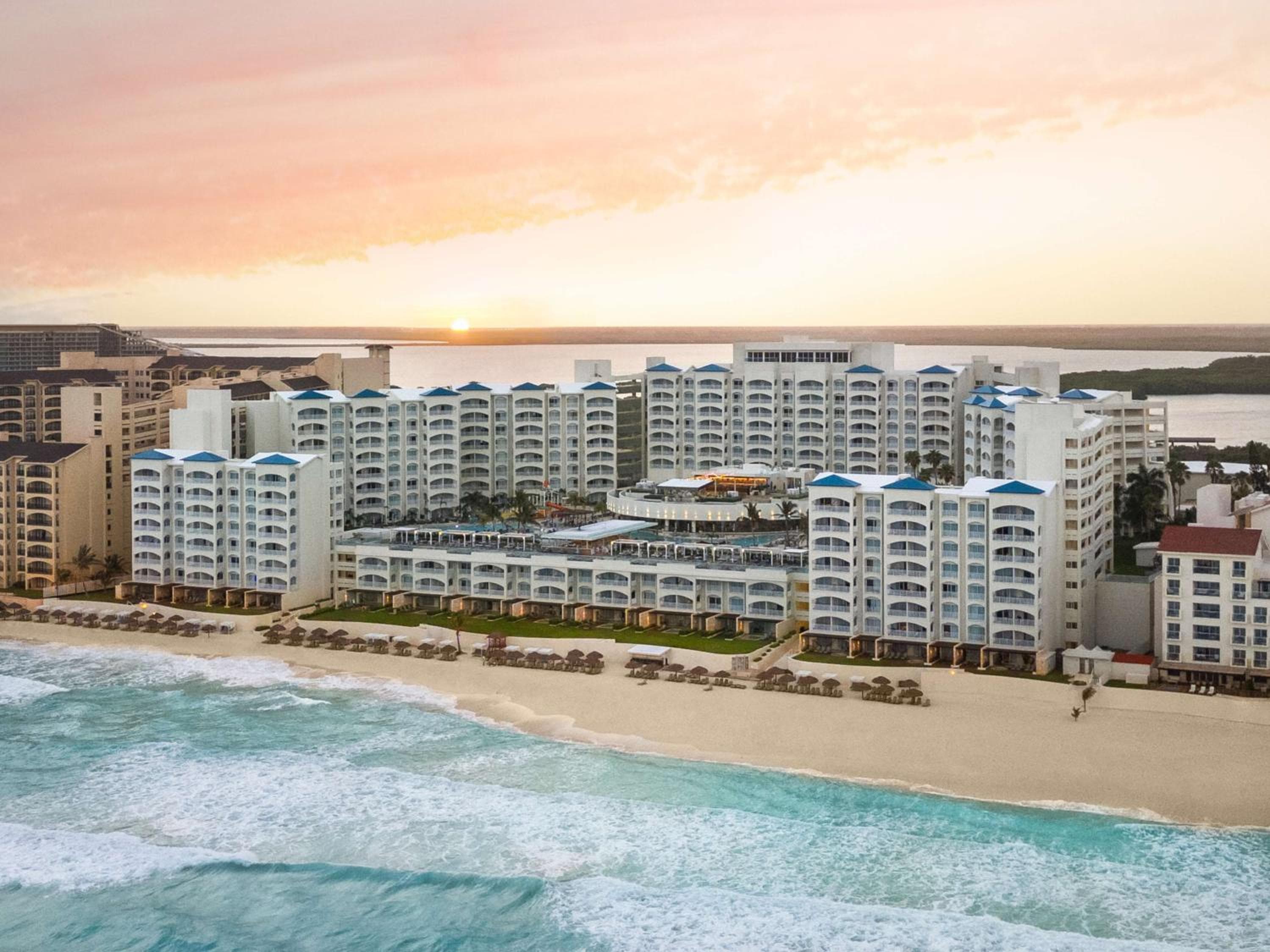 Resort all-inclusive Hilton Cancun Mar Caribe — 8