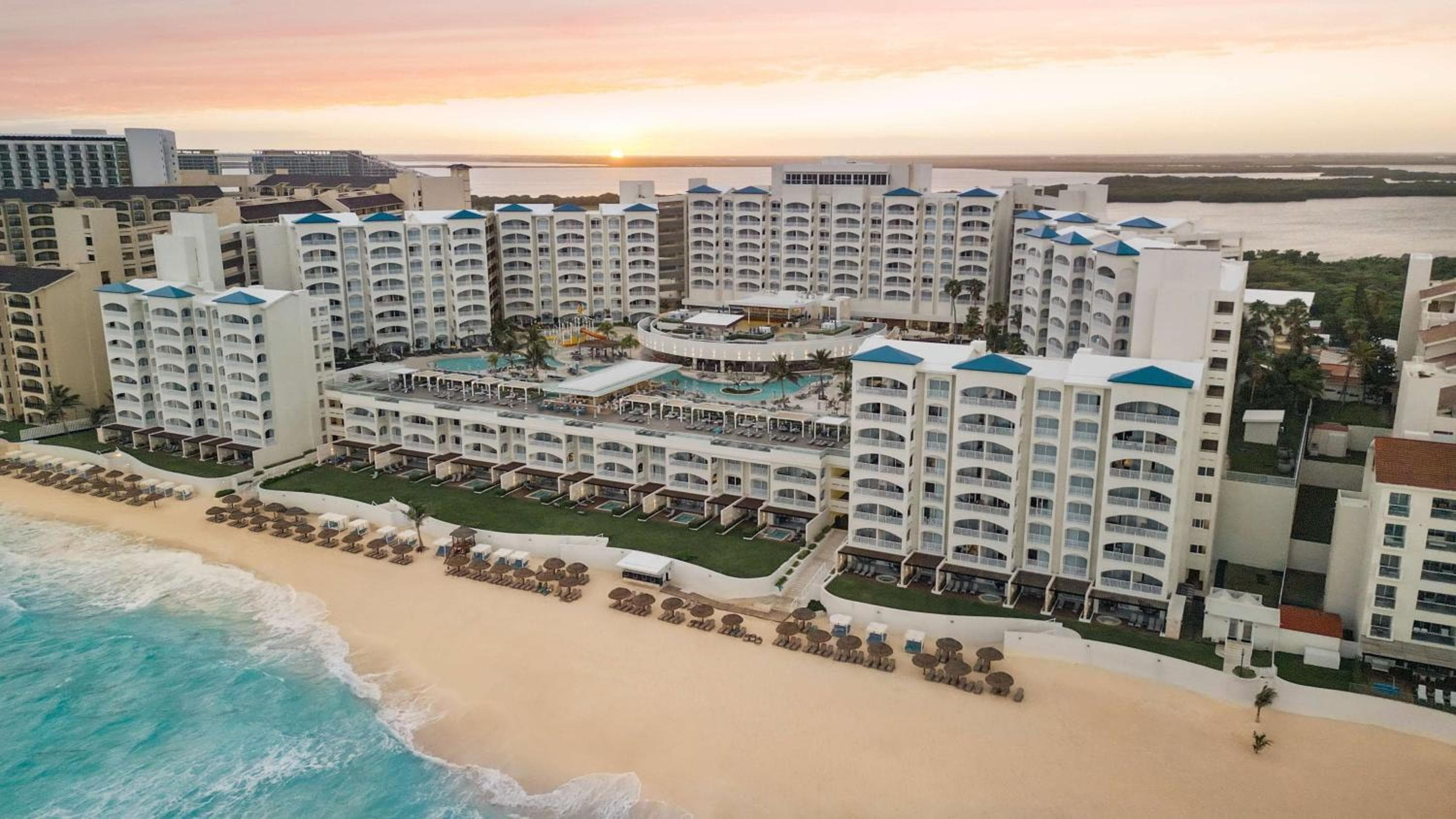 Resort all-inclusive Hilton Cancun Mar Caribe — 11