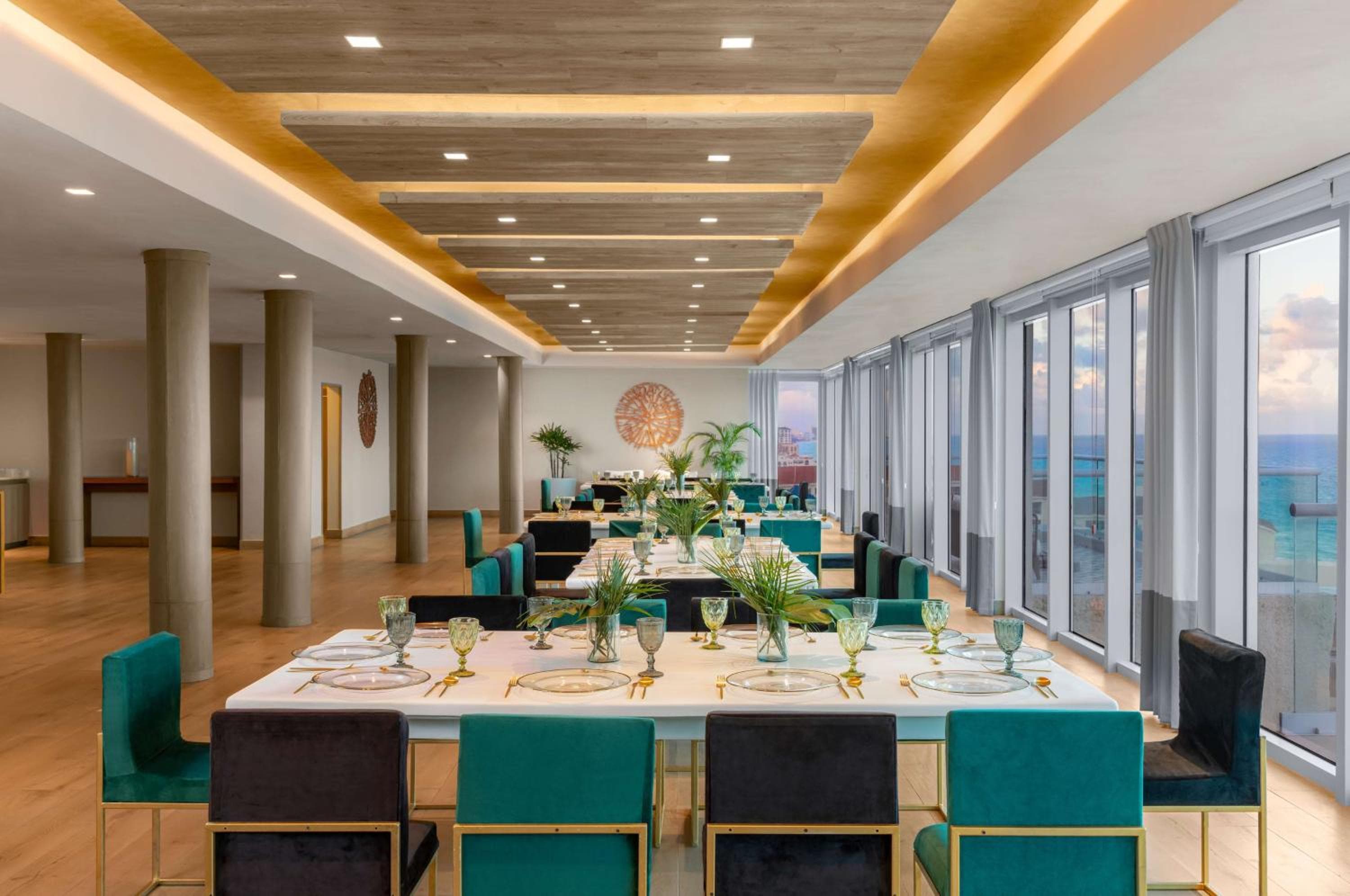 Hilton Cancun Mar Caribe All-Inclusive Resort — 26