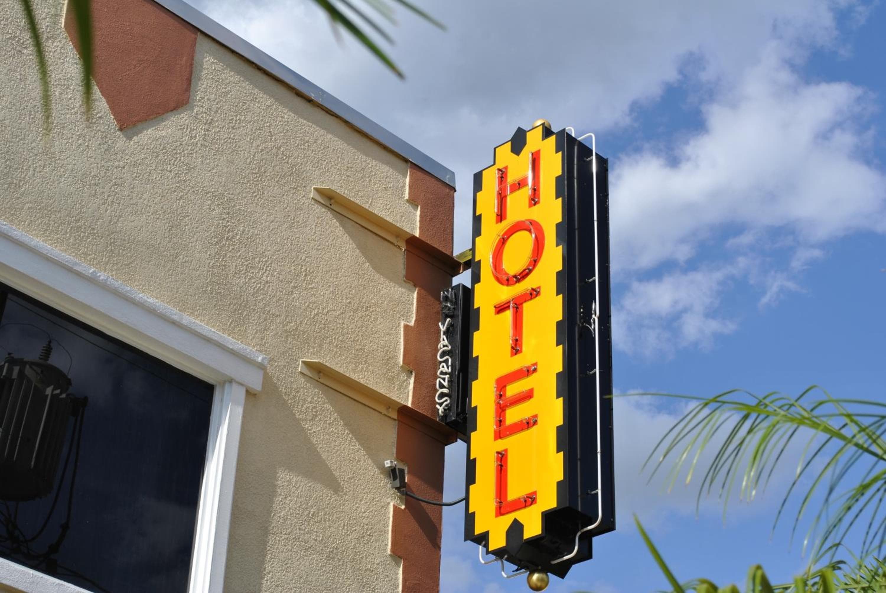 Hyde Park Hotel — 15