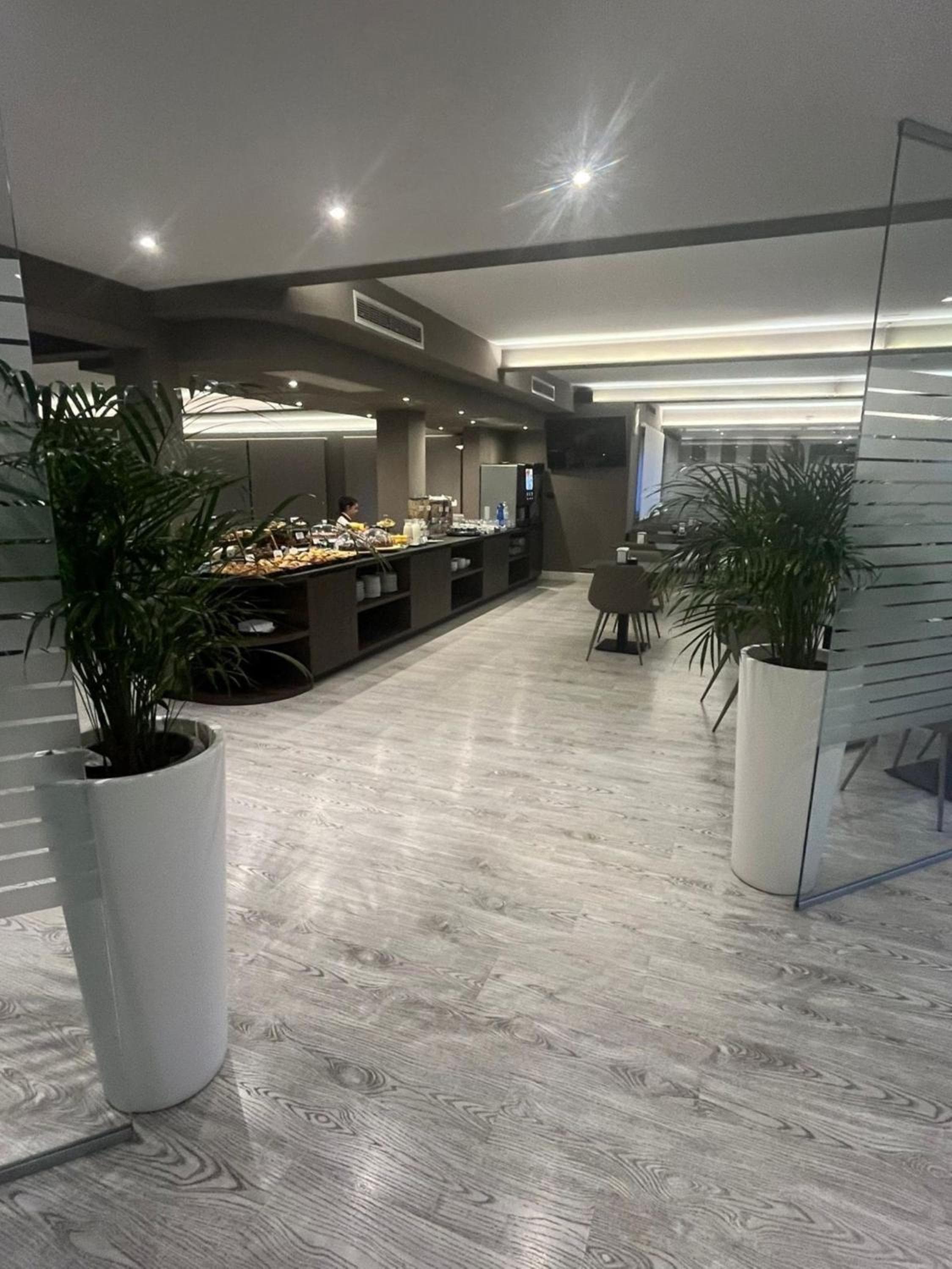 Plus Welcome Milano → Plus Willkommen Milano — 9