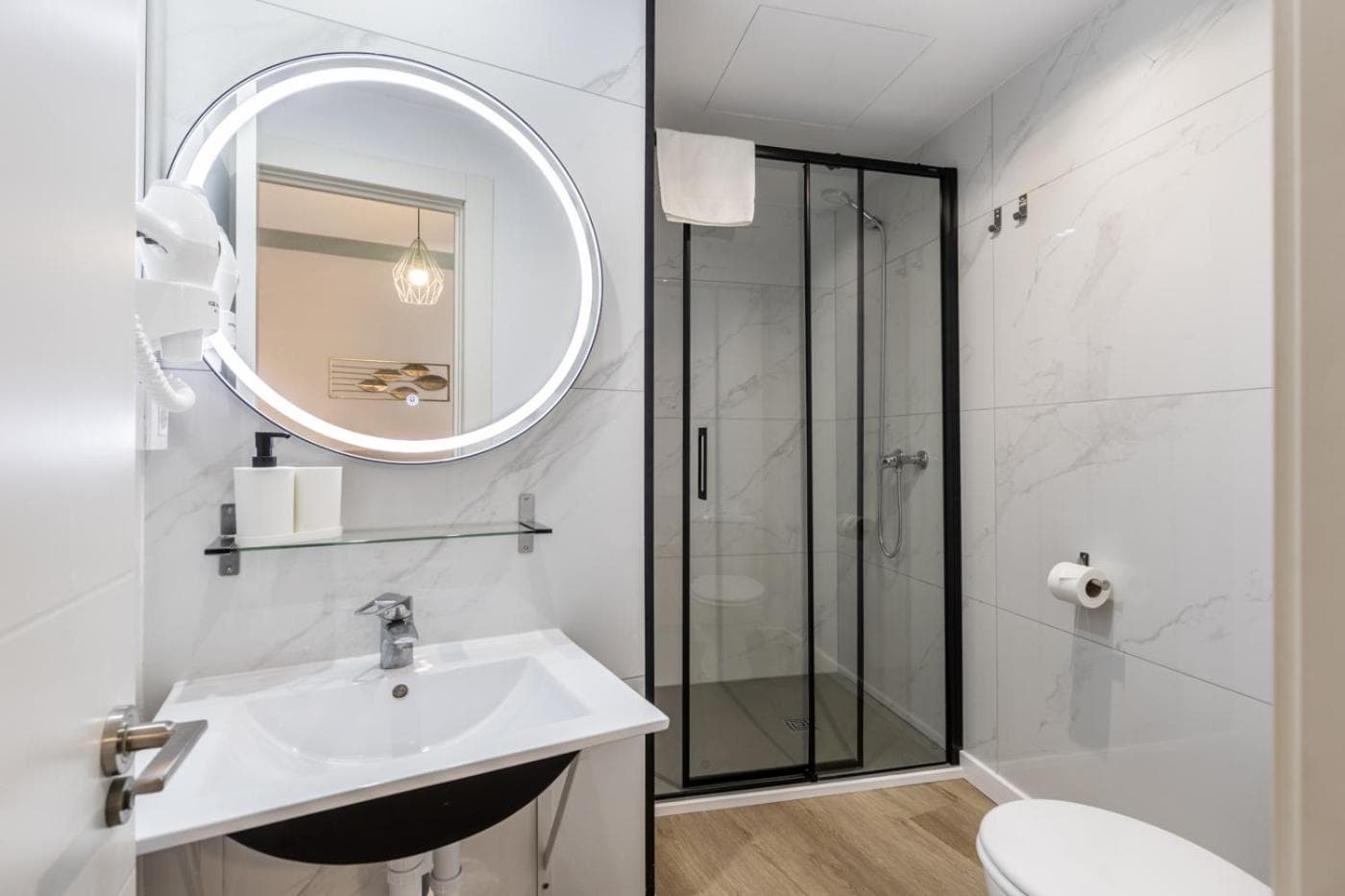 Regina Selfcheck-in Smart Rooms — 24