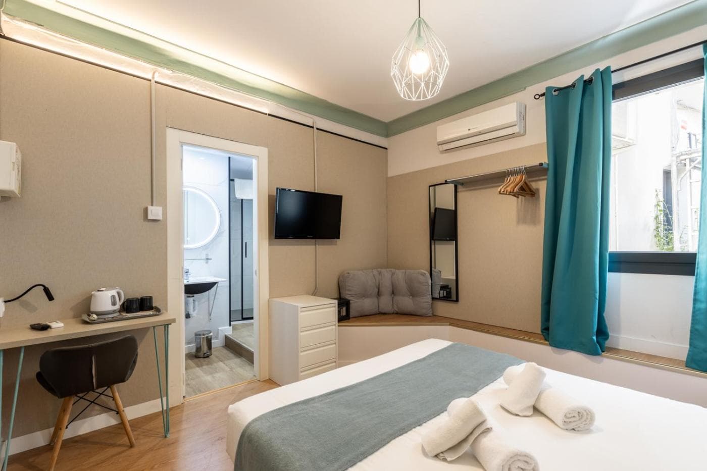 Regina Selfcheck-in Smart Rooms — 25