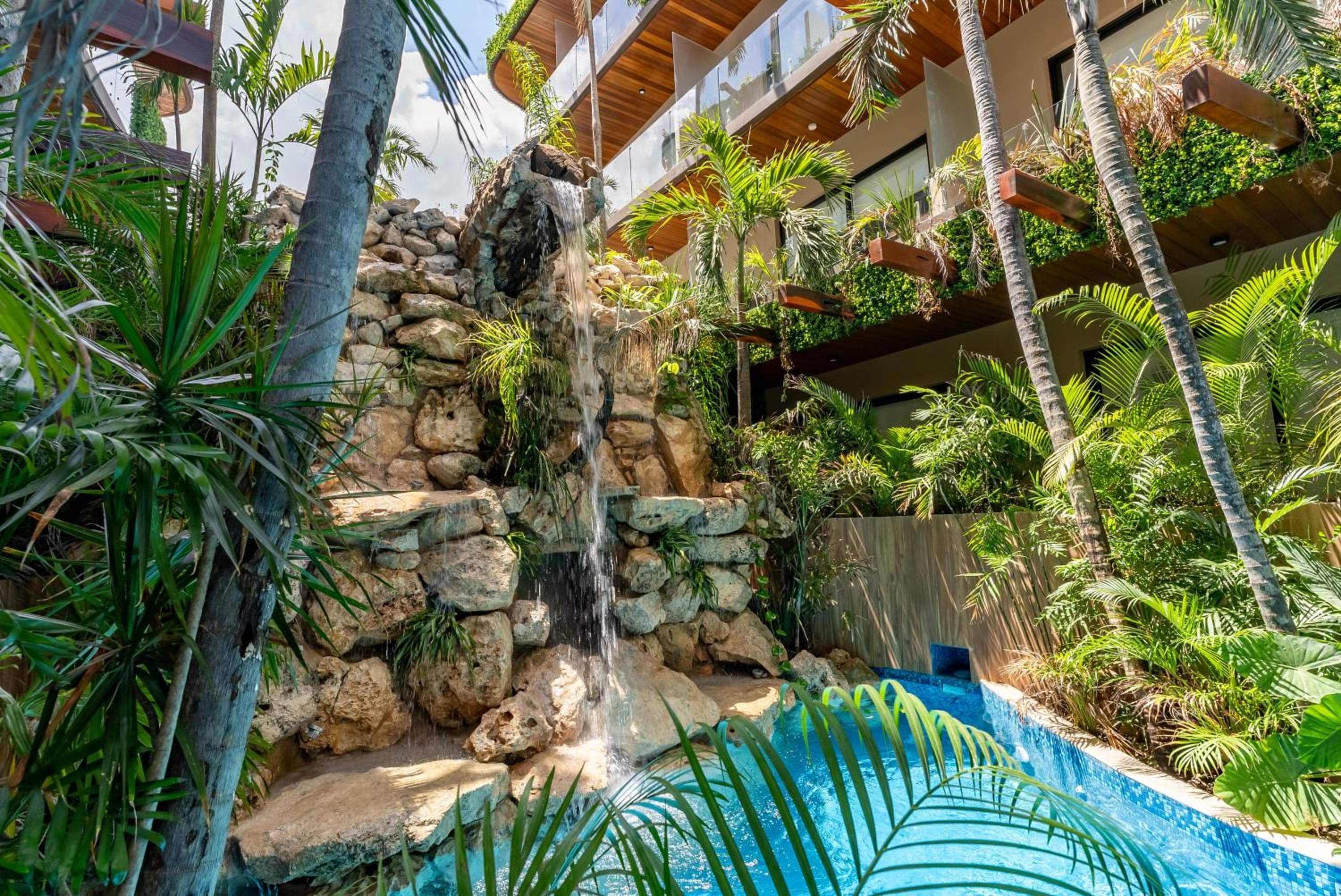 Menesse Apartments — 10