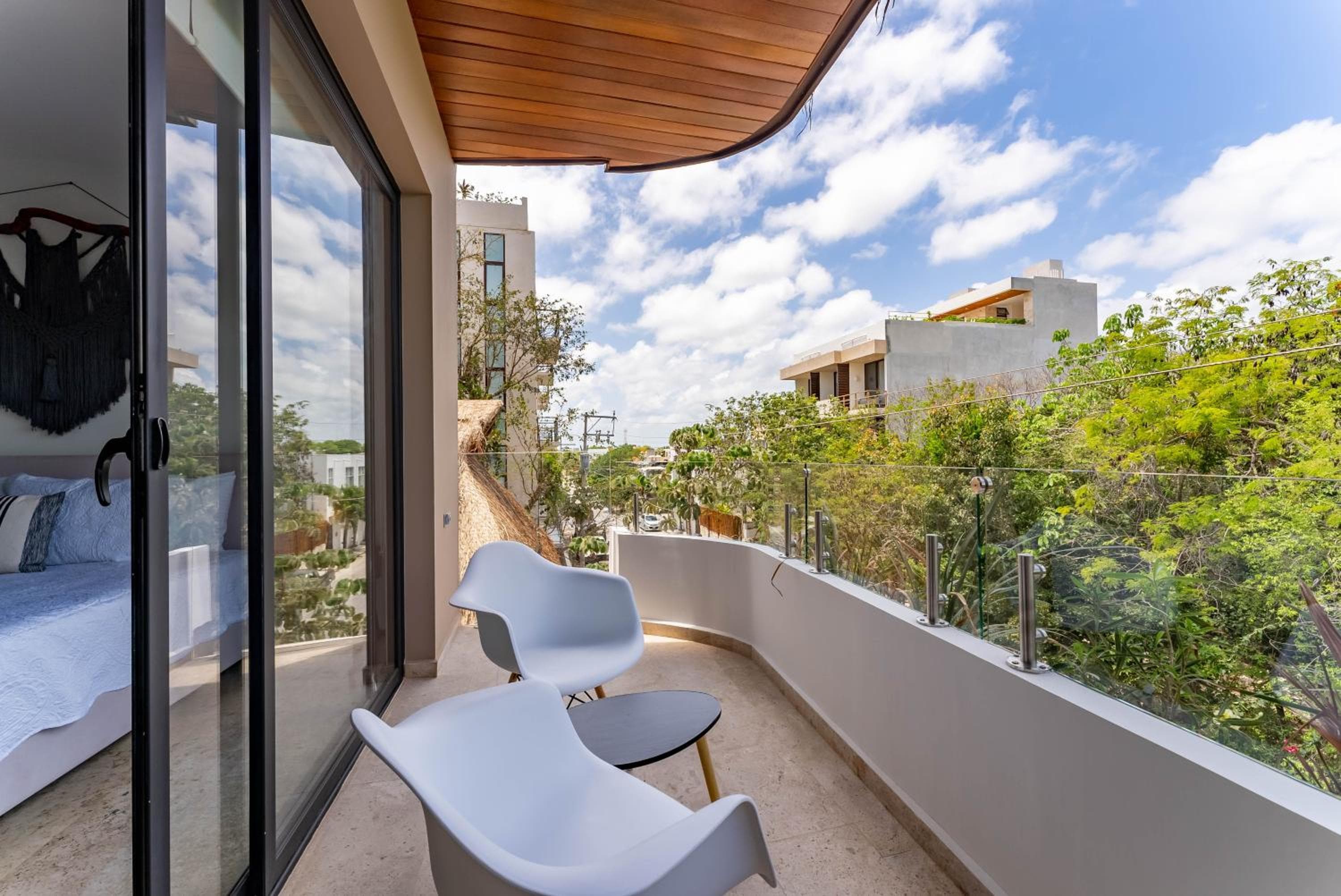 Menesse Apartments — 14