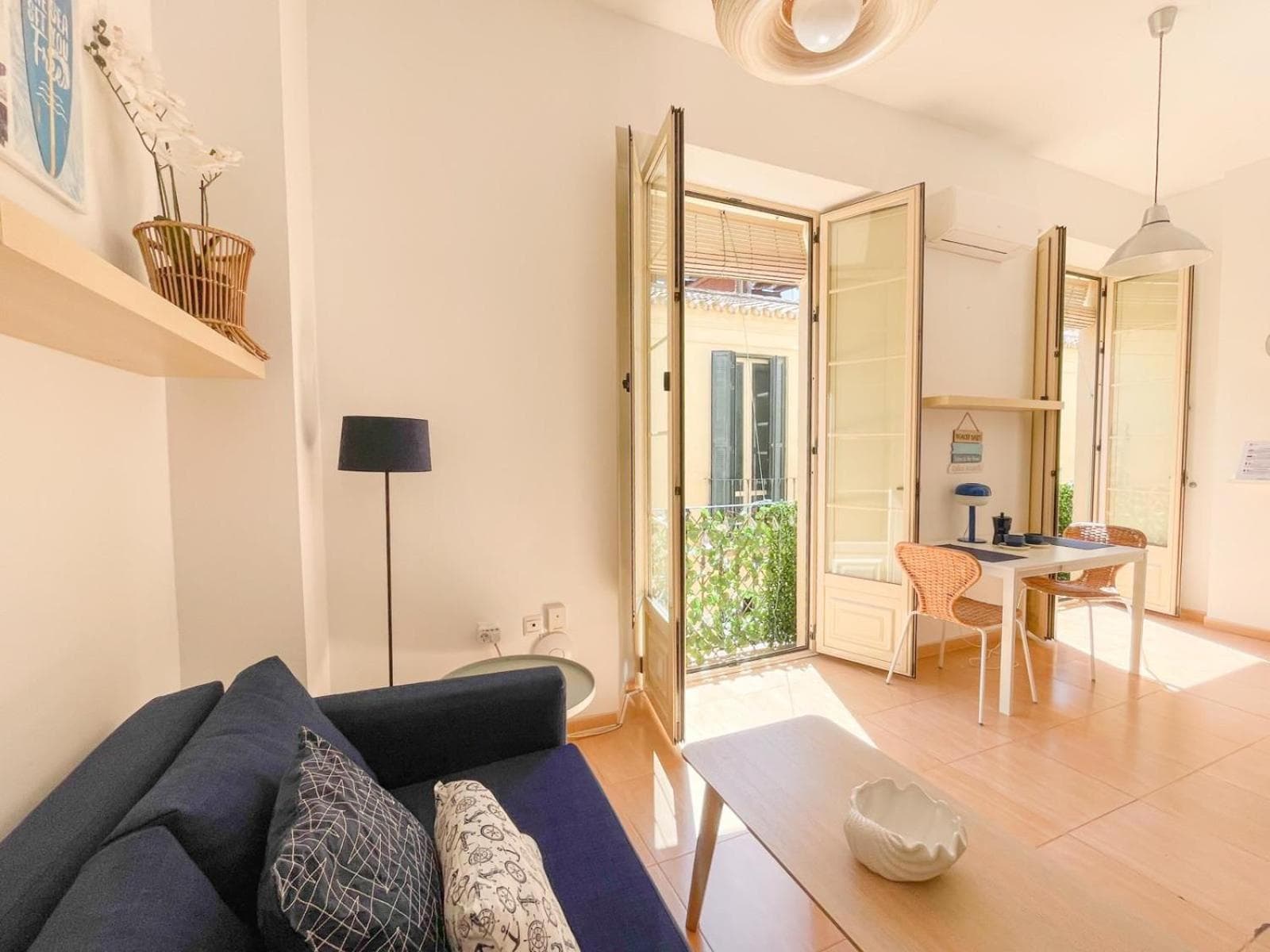 Plz de la Merced Apartments Solera by Life in Malaga — 7