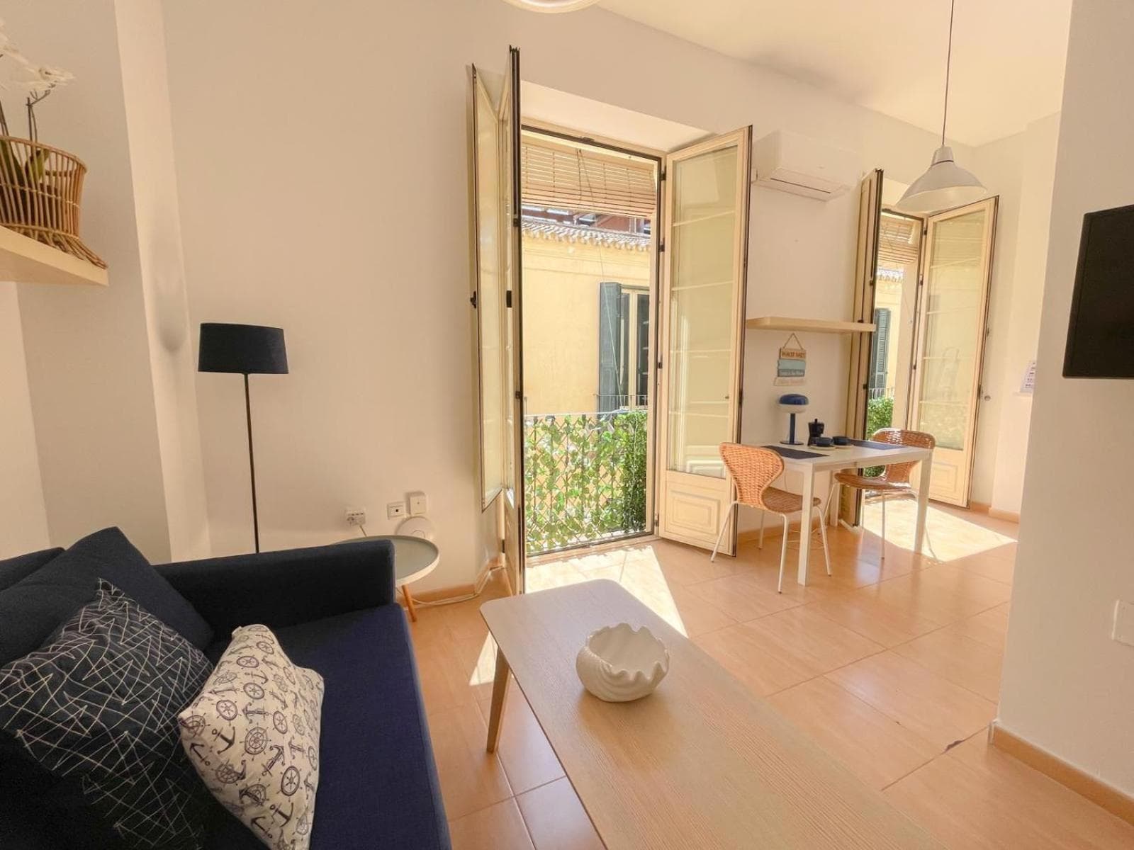 Plz de la Merced Apartments Solera by Life in Malaga — 20