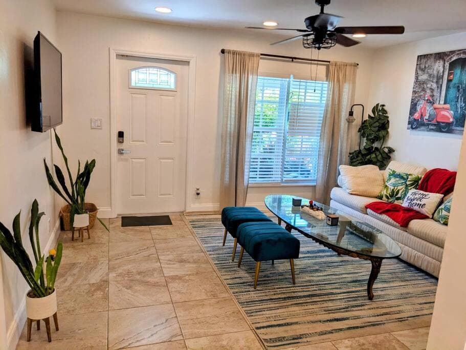 The Ave House- Private Oasis Retreat W/heated Pool — 24