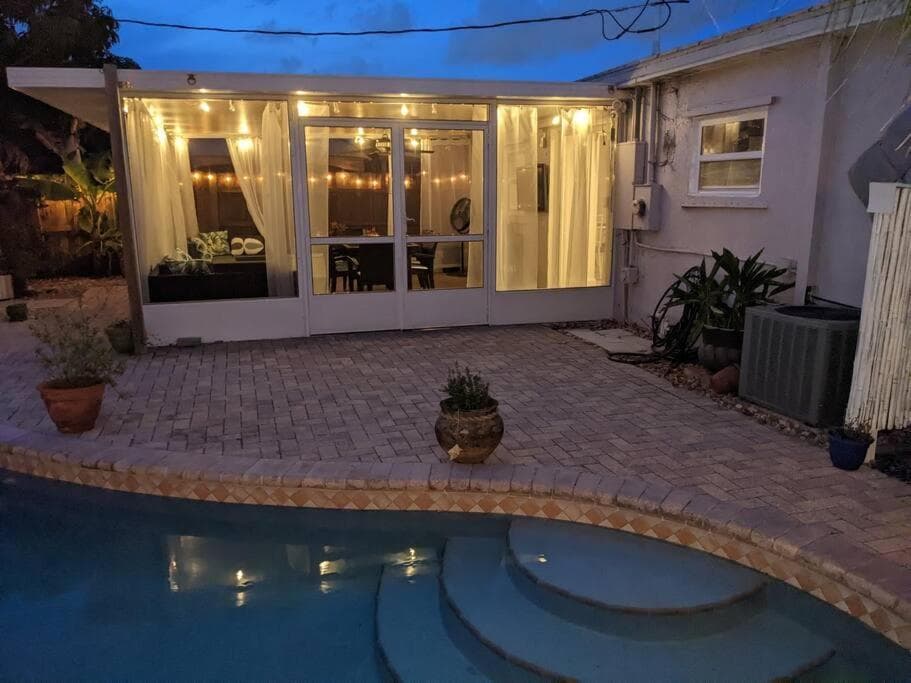 The Ave House- Private Oasis Retreat W/heated Pool — 9