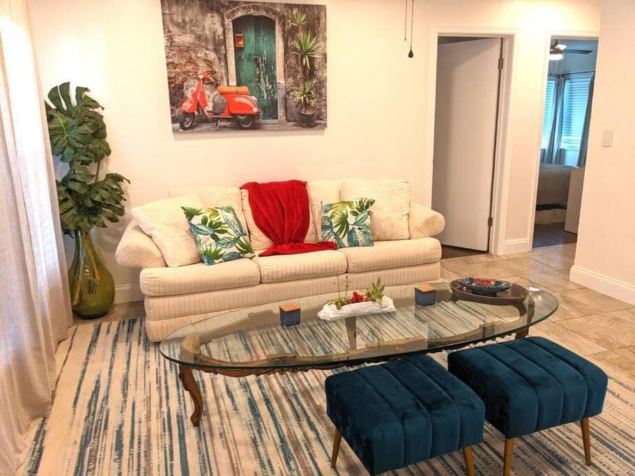The Ave House- Private Oasis Retreat W/heated Pool — 12