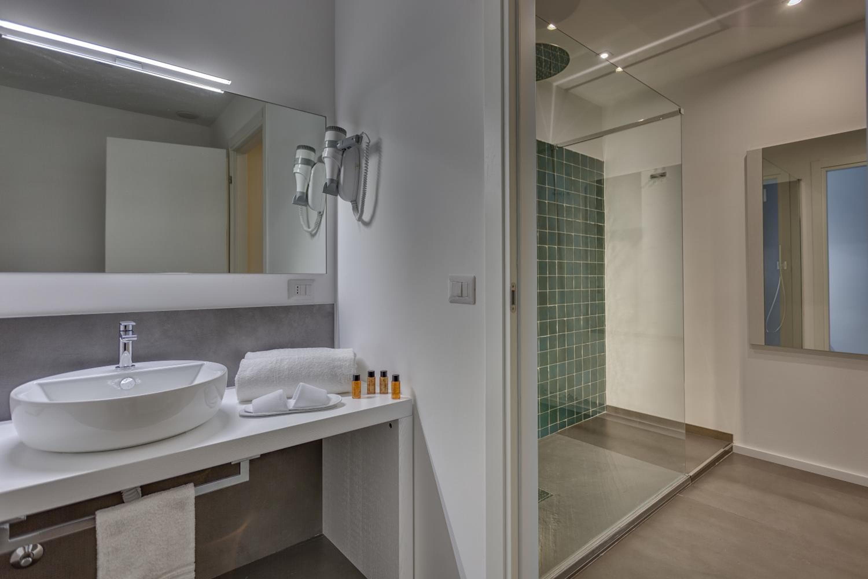 Navona Theatre Hotel — 28