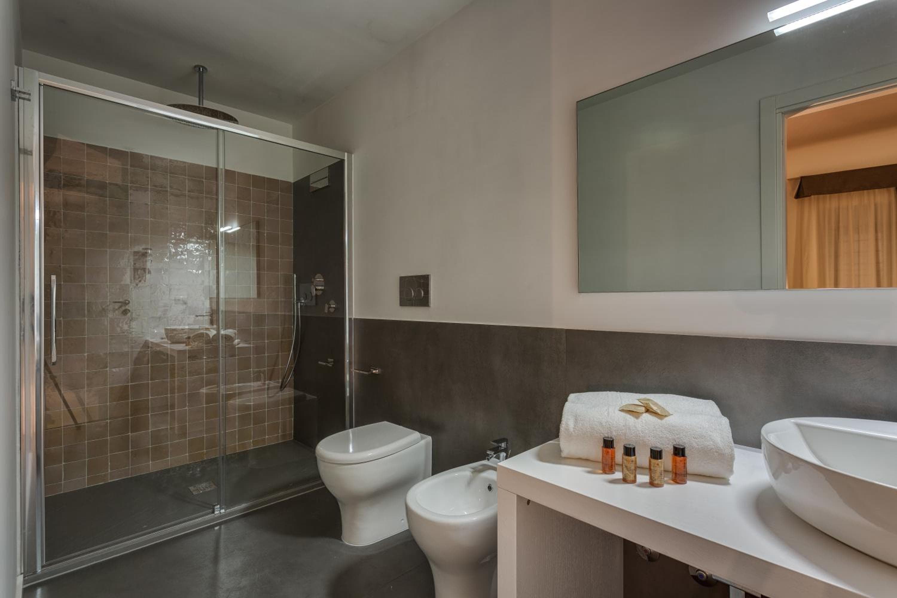 Navona Theatre Hotel — 25